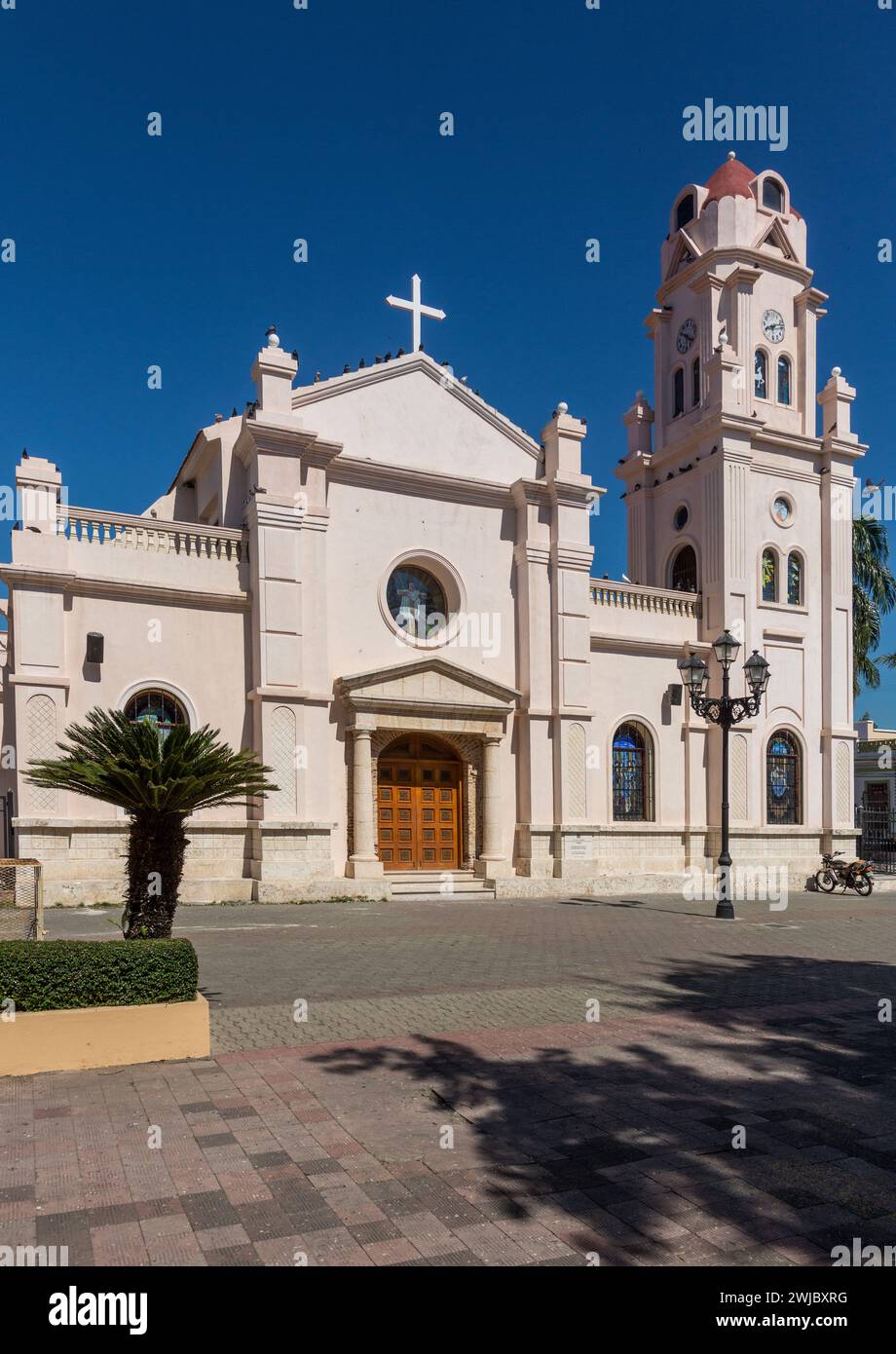 La cattedrale cattolica di Bani, chiesa di nostra Signora di Regla, a Bani, Repubblica Dominicana. Foto Stock