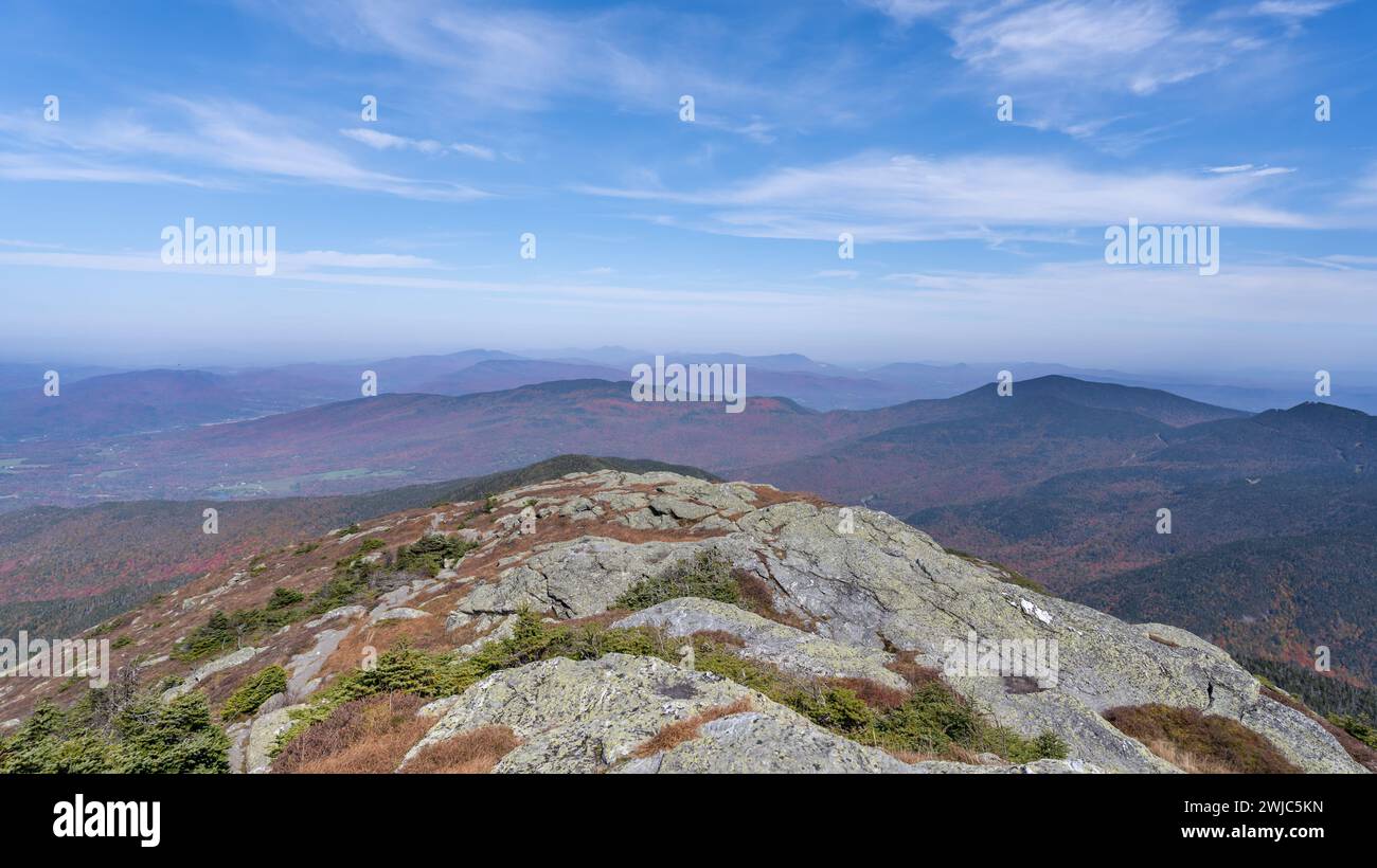 "I CAN SEE for Miles and Miles", Cliff House Trail, Stowe Mountain Resort, Mount Mansfield State Forest, Stowe, Vermont Foto Stock
