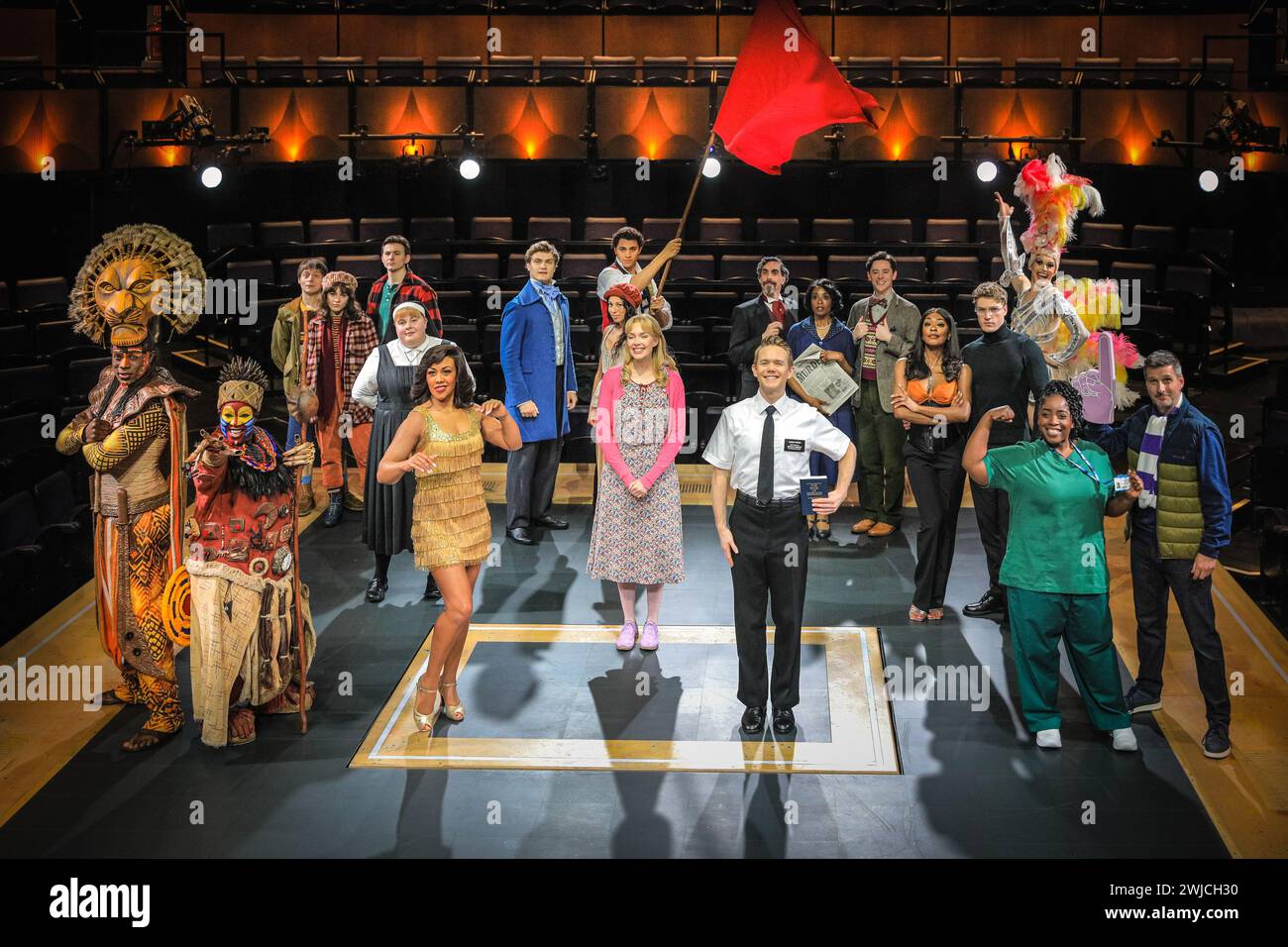 Londra, Regno Unito. 14 febbraio 2024. Le star del West End di alcuni degli spettacoli e musical più popolari celebrano la London Theatre Week a Soho Place. L'iniziativa viene lanciata su londontheaterweek.com il 19 febbraio e offre ai fan del teatro la possibilità di vedere gli spettacoli a Londra con biglietti a partire da soli £ 15, £ 25 o £ 35. Crediti: Imageplotter/Alamy Live News Foto Stock