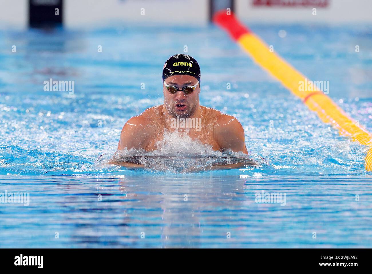 Doha, Qatar. 15 febbraio 2024. DOHA, QATAR - 15 FEBBRAIO: Arno Kamminga dei Paesi Bassi gareggia nelle Heats maschili 200m Breaststroke il 14° giorno: Nuoto dei Campionati mondiali di acqua di Doha 2024 il 15 febbraio 2024 a Doha, Qatar. (Foto di MTB-Photo/BSR Agency) credito: BSR Agency/Alamy Live News Foto Stock