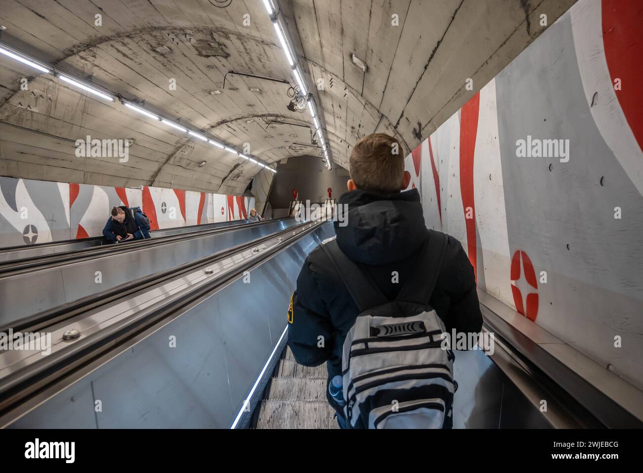 VIENNA, AUSTRIA - 21 novembre 2023: Scala mobile Wien Hauptbahnhof Vienna stazione centrale in Austria Foto Stock
