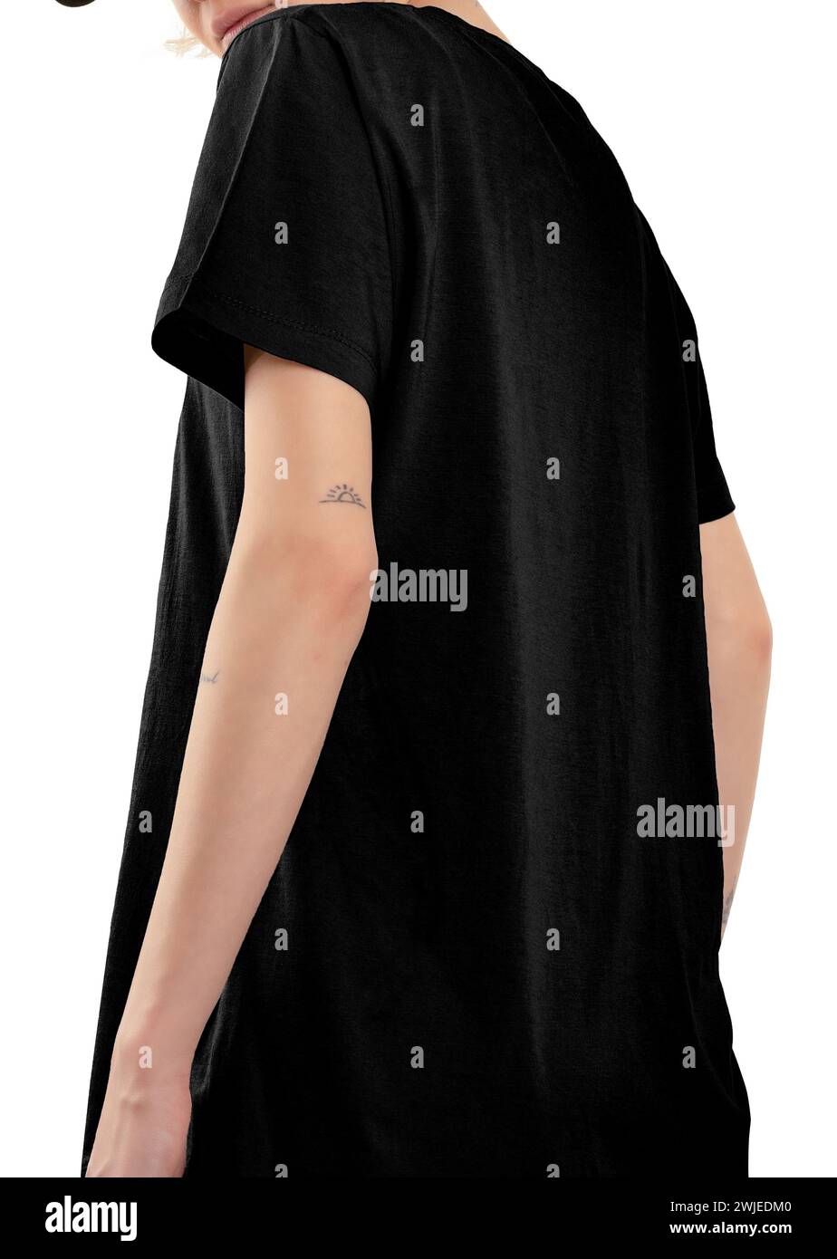 Donna che indossa una maglietta nera, sfondo bianco. Mockup, Blank, pronto per il design. Foto Stock