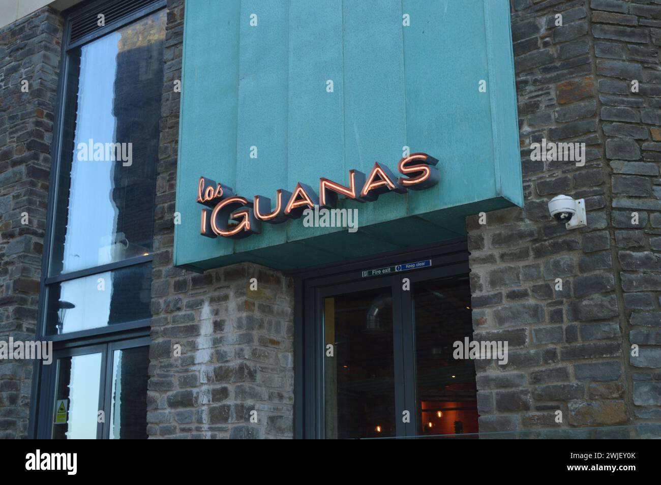 Cartello Las Iguanas a Swansea, Galles, Regno Unito. 26 gennaio 2024. Foto Stock