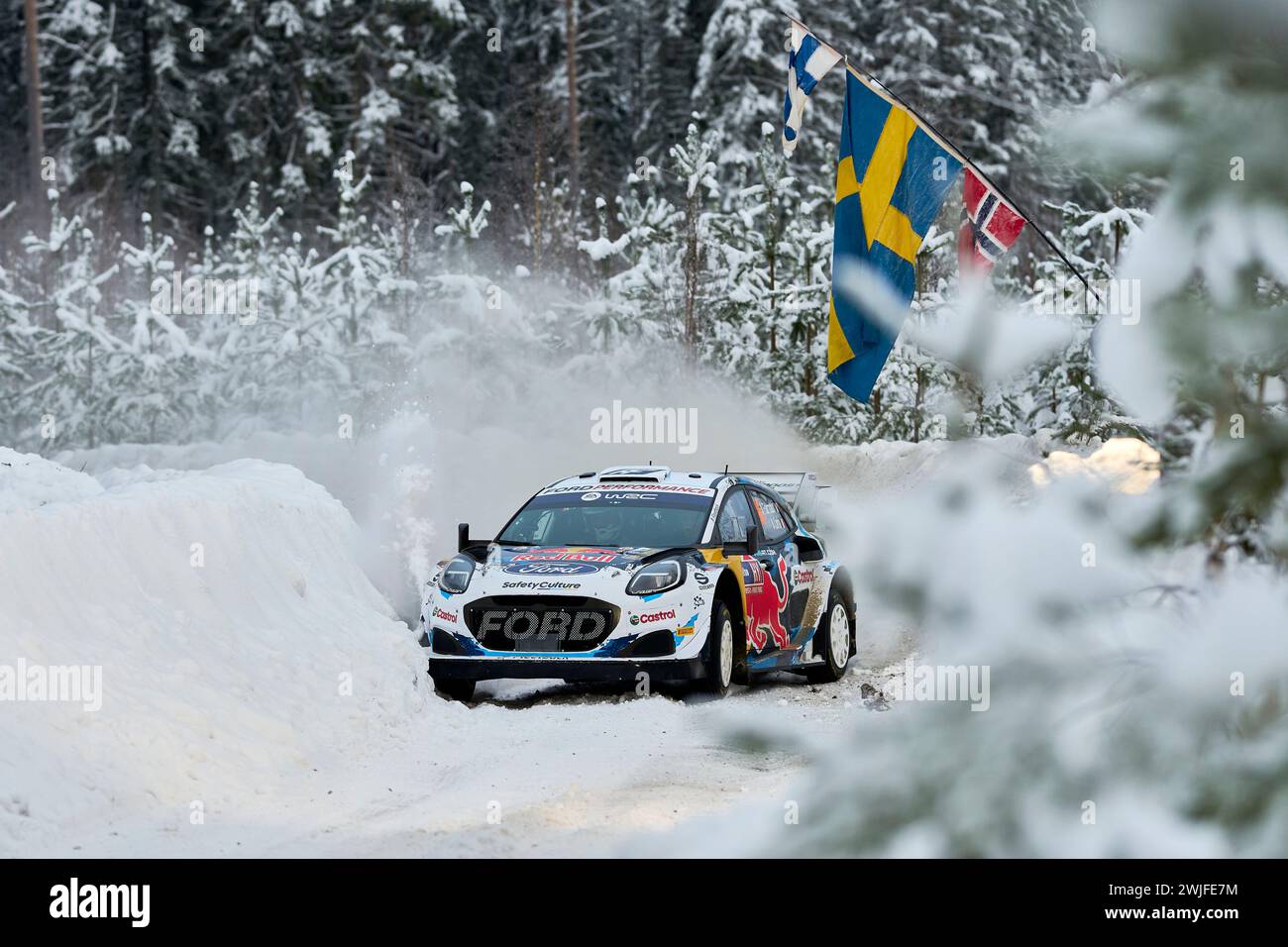 Nel 20240214 Adrien Fourmaux (fra) con il lettore di mappe Alexandre Coria (fra), M-Sport Ford World Rally Team, Ford Puma Rally1 Hybrid, RC1 Rally1 durante il Umeå Foto Stock