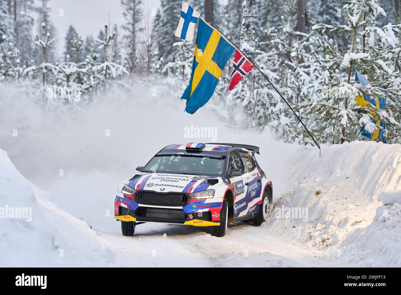 Umeå 20240214Fabrizio Zaldivar (PRY) con il lettore di mappe Marcelo Der Ohannesian (ITA), Fabrizio Zaldivar, Skoda Fabia RS, RC2 Rally2 durante la Sha di giovedì Foto Stock