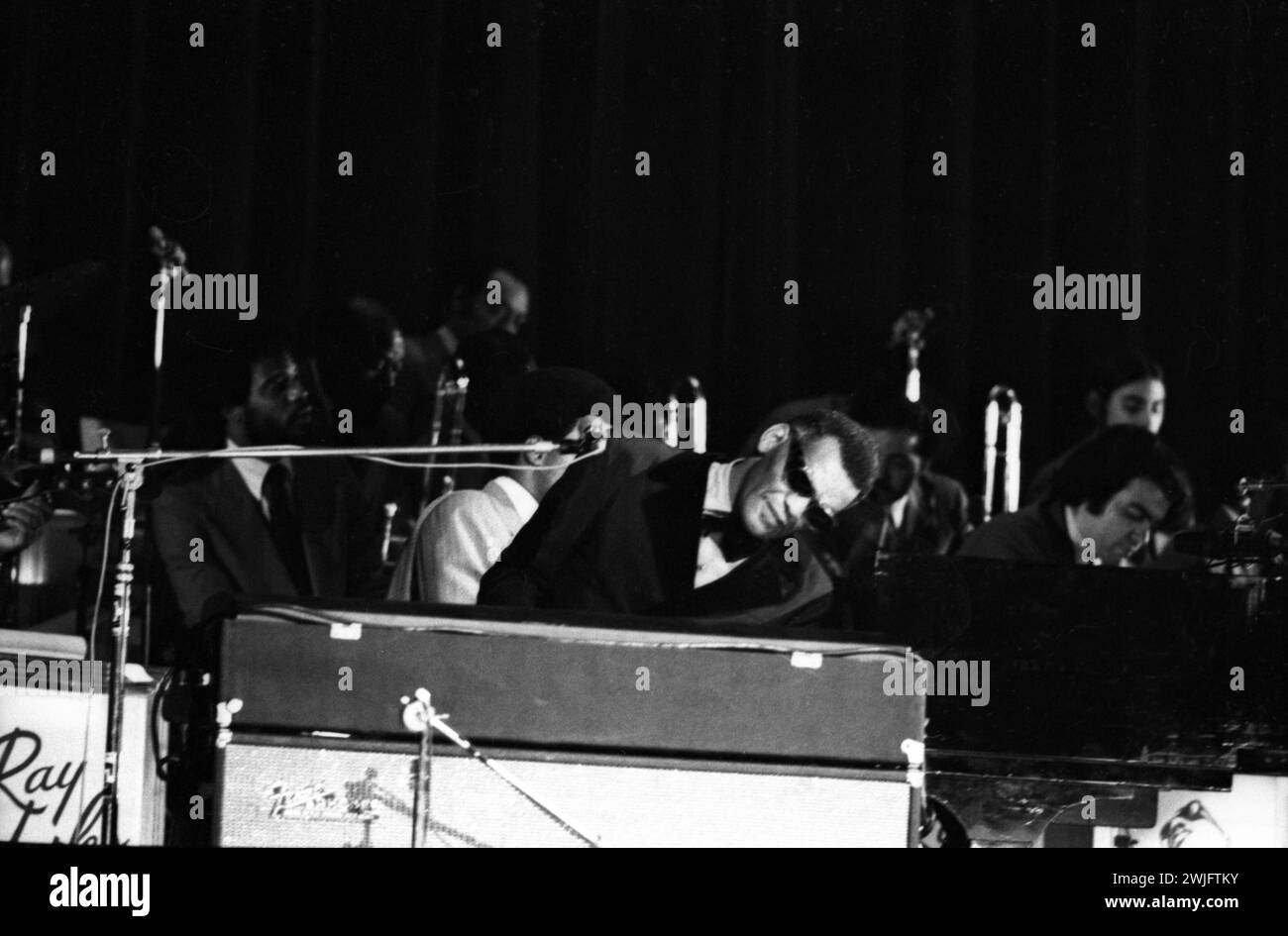 Philippe Gras / le Pictorium - Concerto di Ray CHARLES. - 28/01/2024 - Francia / Ile-de-France (regione) / Parigi - il pianista Ray CHARLES in concerto alla Salle PLEYEL il 1° ottobre 1970 Foto Stock