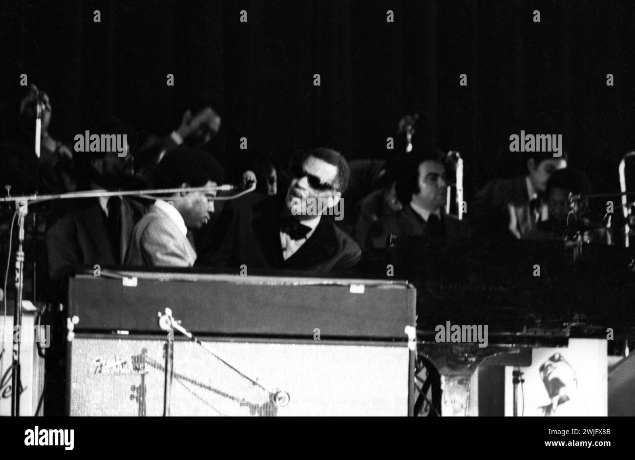 ©Philippe Gras / le Pictorium/MAXPPP - Parigi 28/01/2024 Philippe Gras / le Pictorium - 28/01/2024 - Francia / Ile-de-France / Parigi - le pianiste Ray CHARLES en Concert a la Salle PLEYEL le 1er octobre 1970 - no jdd, jdd out, no va, Valeurs actuelles out, no russia, russia Out / 28/01/2024 - Francia / Ile-de-France (regione) / Parigi - il pianista Ray CHARLES in concerto alla Salle PLEYEL il 1° ottobre 1970 Foto Stock