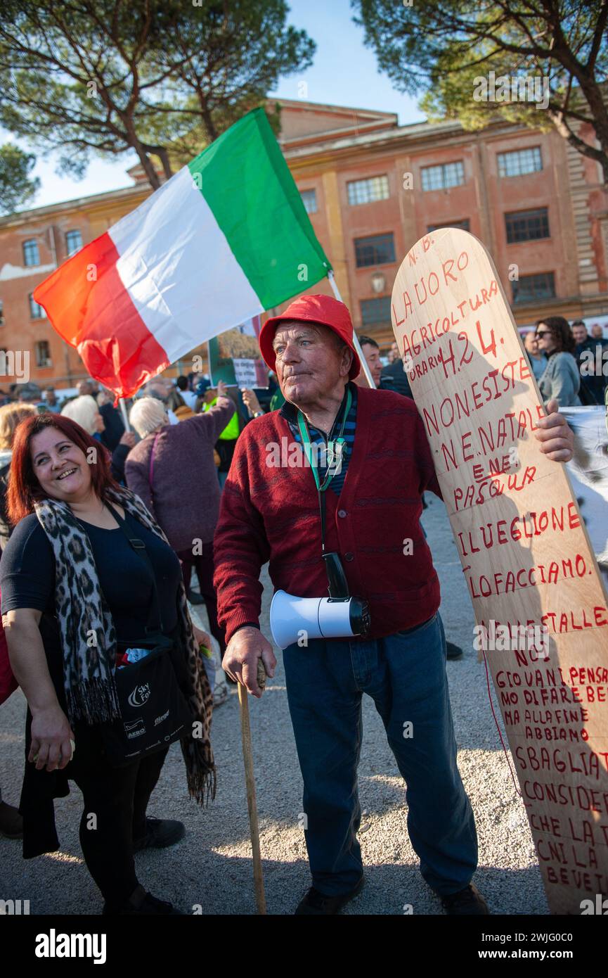 15 febbraio 2024 - Roma, Italia: Al Circo massimo arriva la protesta degli agricoltori CRA tradita dai trattori. © Andrea Sabbadini Foto Stock