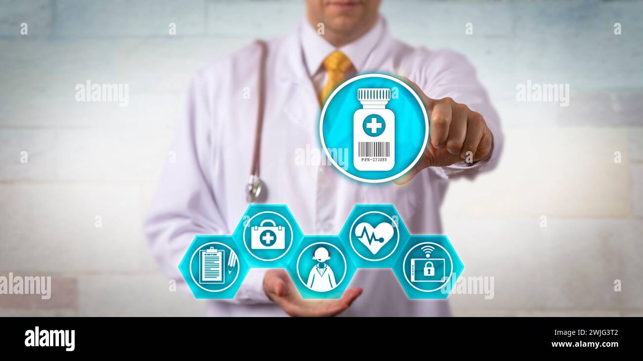 Medico maschile irriconoscibile che offre una pozione medica a una paziente femminile tramite un'interfaccia di chiamata in conferenza. Assistenza sanitaria e tecnologia farmaceutica Foto Stock