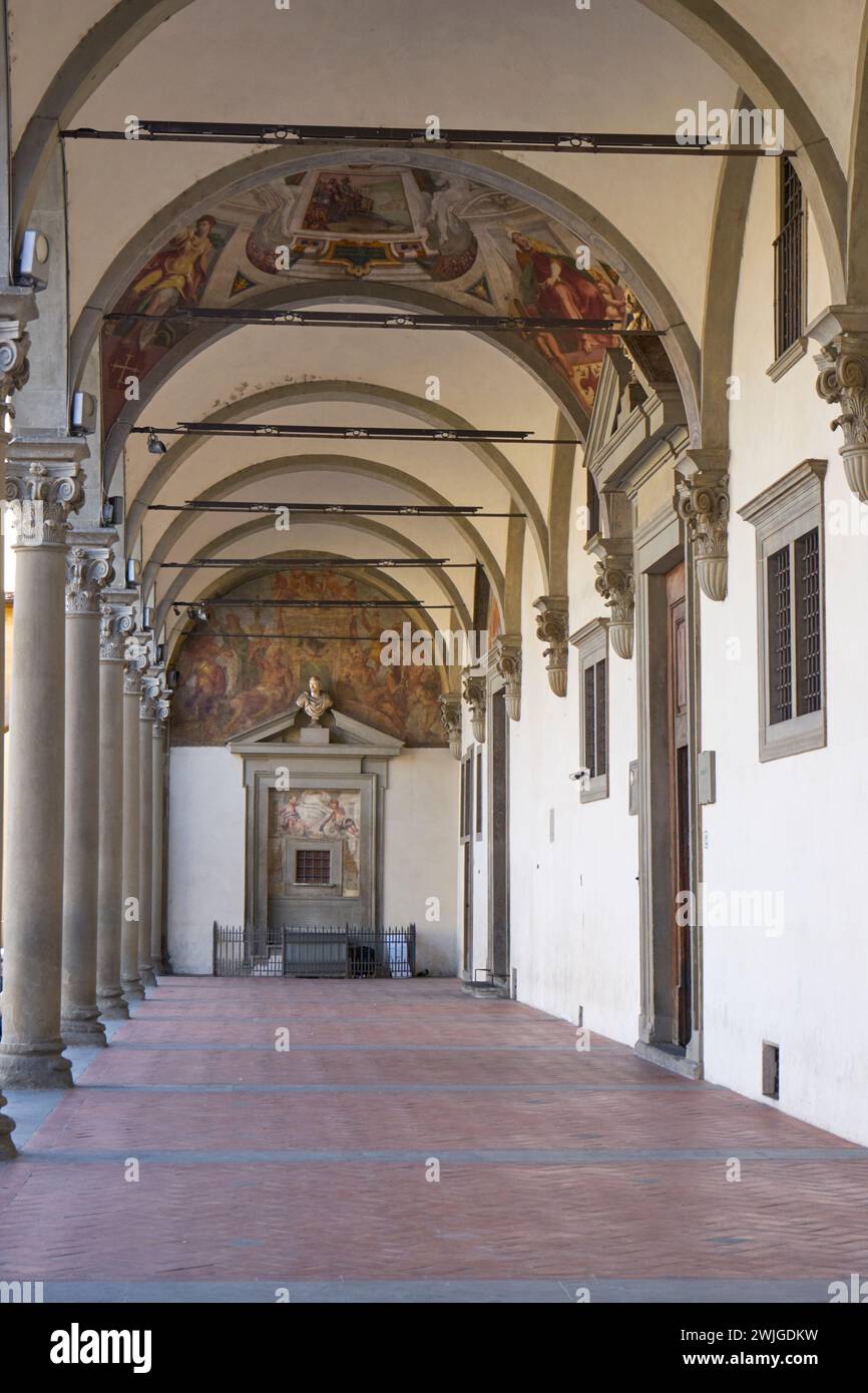 Porta di consegna rotante per i fondatori, ospedale degli innocenti, Firenze, Italia: Orfanotrofio Foto Stock