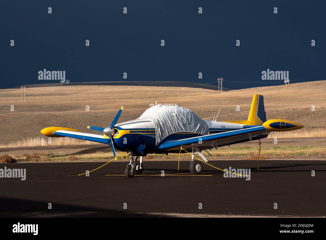 Aereo monomotore Navion all'aeroporto di Enterprise, Oregon. Foto Stock