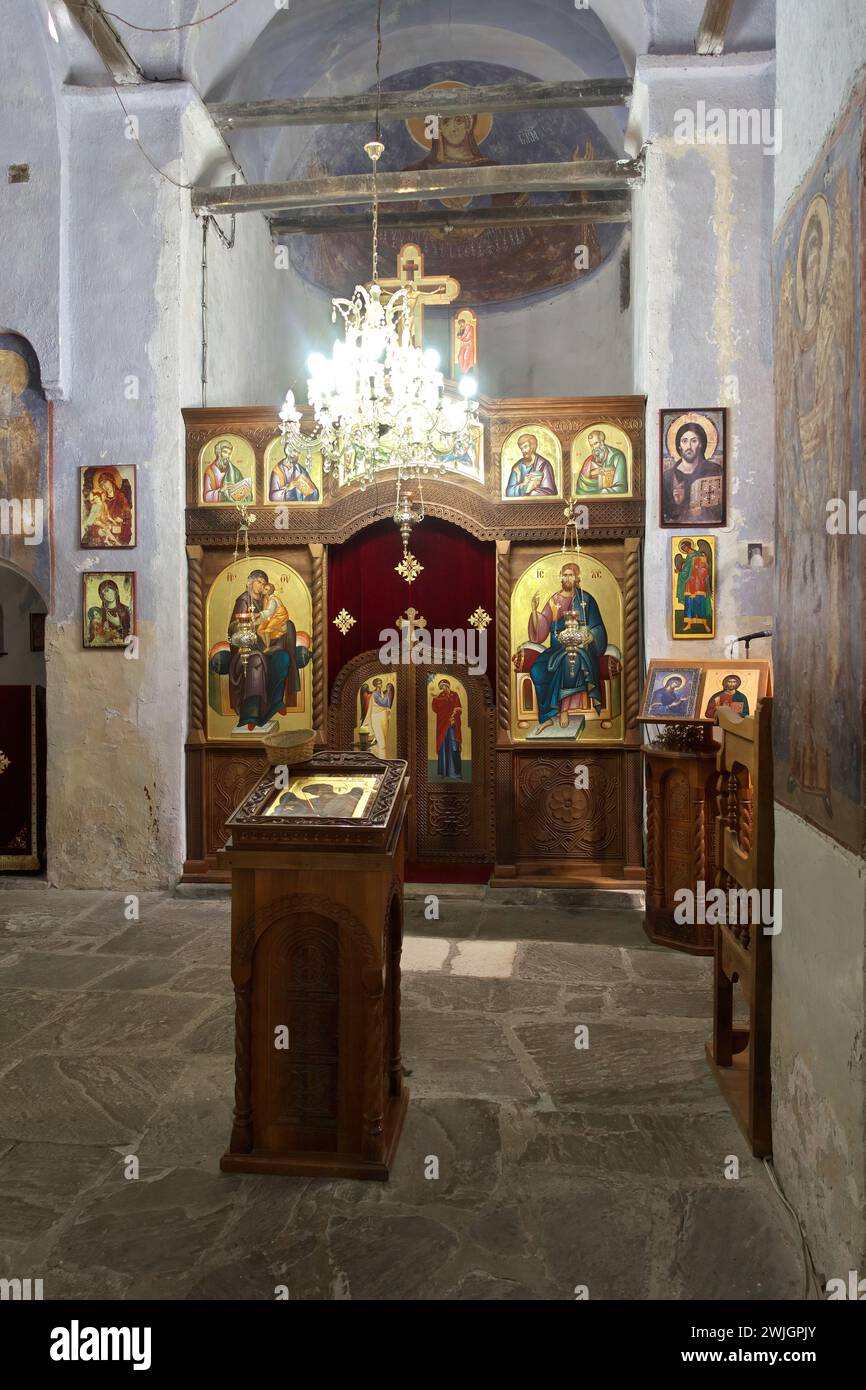 All'interno della chiesa dei Santi Arcangeli Michele e Gabriele nel monastero di Klisura o Dobraca, Arilje, Serbia Foto Stock