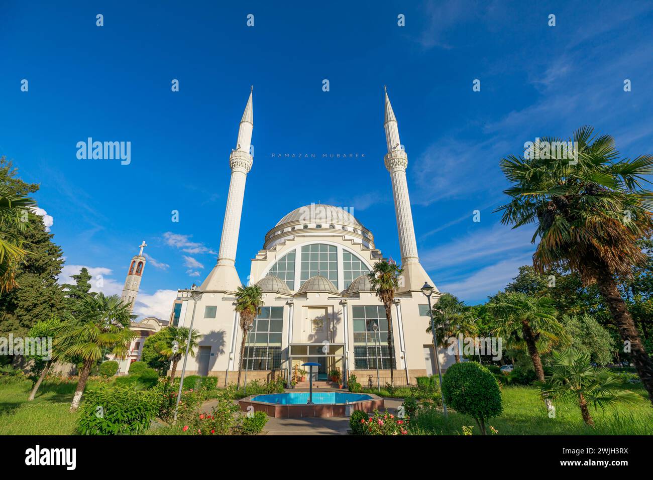 Shkoder, Albania - 1 maggio 2023: Xhamia e Madhe - Moschea EBU Beker della città di Shkoder in Albania. Bell'esempio di architettura ottomana e si erge come un Foto Stock