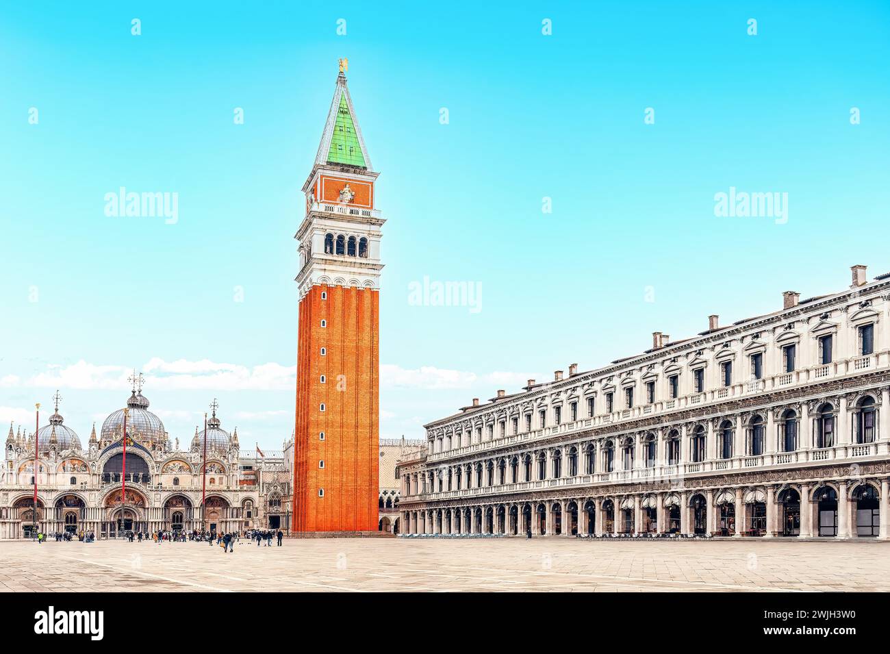Piazza San Marco, Venezia, Italia - campanile e basilica di San Marco. Foto Stock