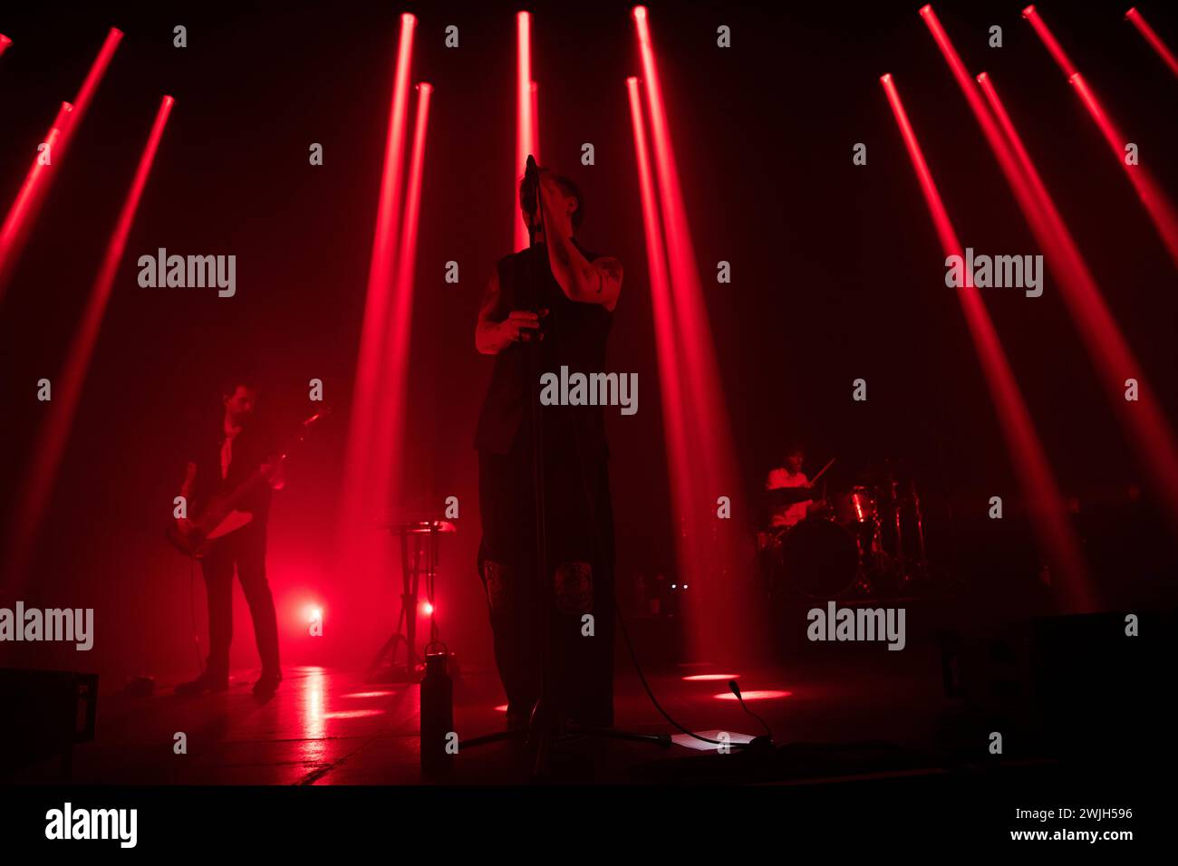 La rock band britannica Nothing but Thieves si esibisce dal vivo al Columbiahalle di Berlino per il loro Welcome to the DCC World Tour Foto Stock