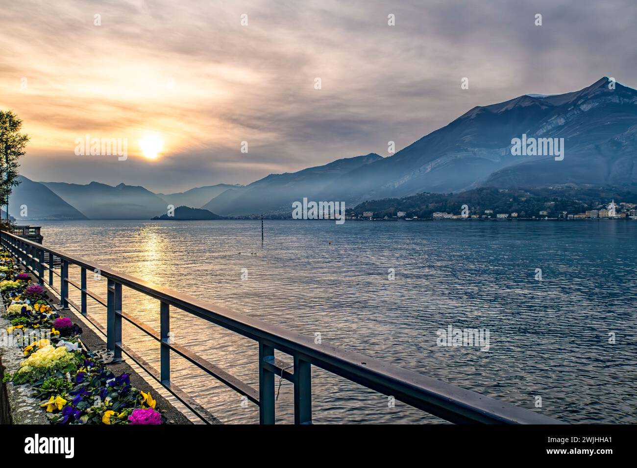 Tramonto sul lago di Como da Bellagio Foto Stock