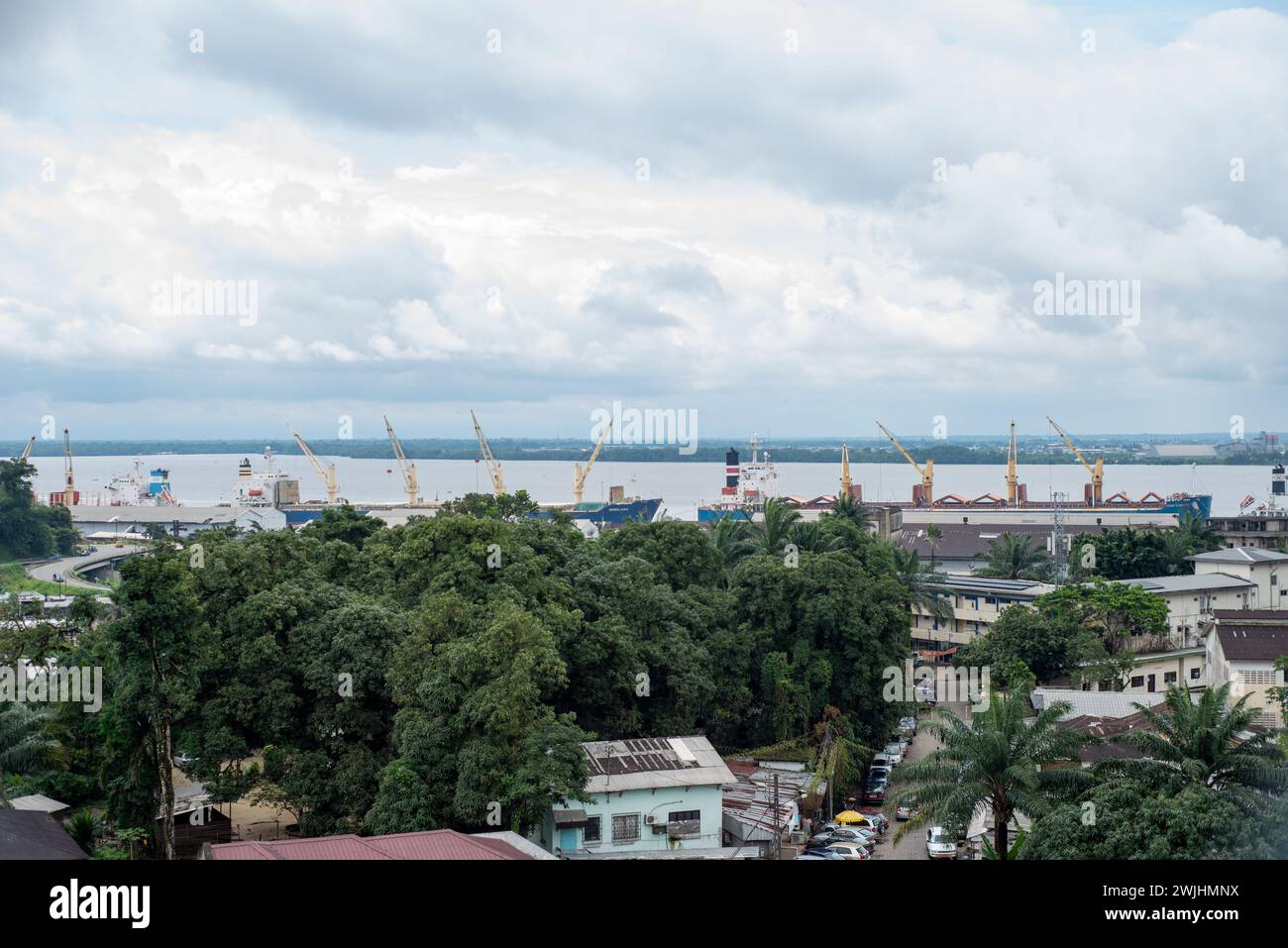 Panorama del porto di Duala in Camerun Foto Stock