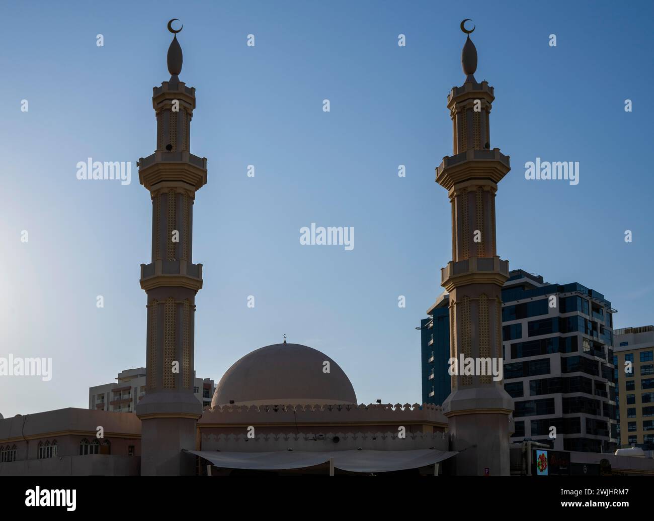 Dubai, i grattacieli del centro e Sheik Zayed Road, Emirati Arabi Uniti, Medio Oriente Foto Stock