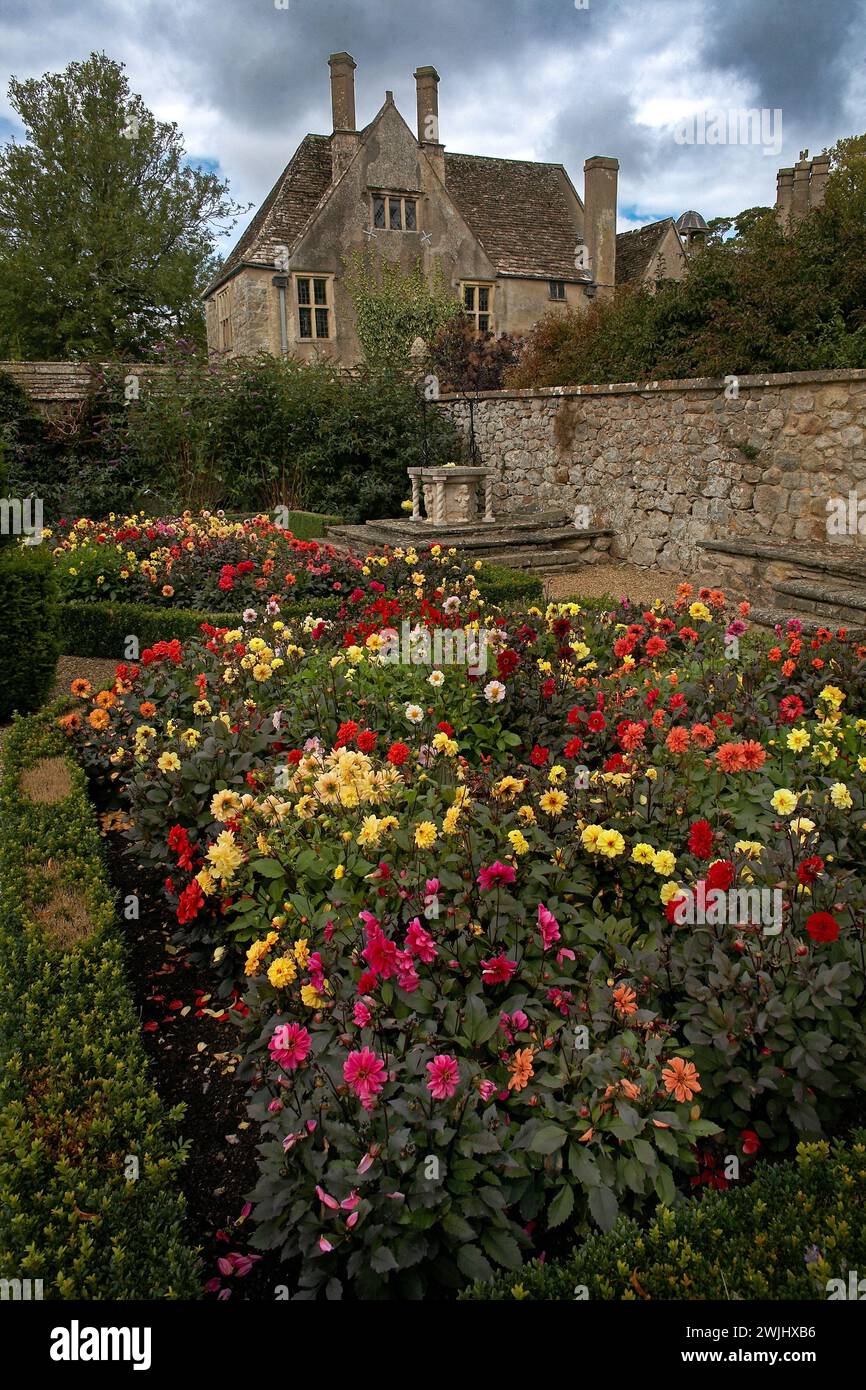 GRAN BRETAGNA / Inghilterra / Somerset / Barrington Court / Strode House / Giardino a Barrington Court nel Somerset Foto Stock