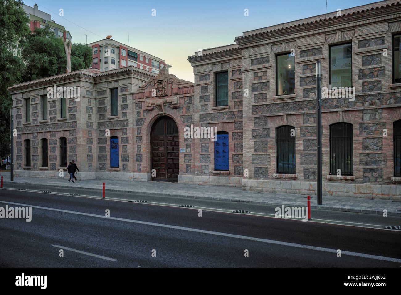 Esterno della facciata principale del centro culturale contemporaneo per mostre, nell'antica prigione della capitale della regione di Murcia, Spagna, Europa Foto Stock