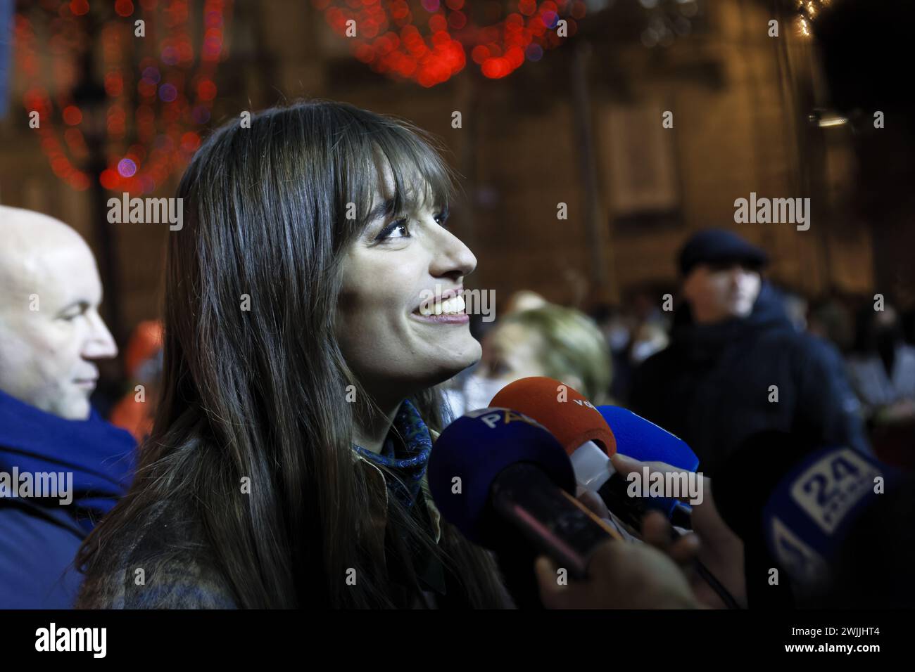 Parigi, Francia .21 novembre 2021. Clara Luciani partecipa alle illuminazioni natalizie sugli Champs-Elysees il 21 novembre 2021 a Parigi, in Francia Foto Stock