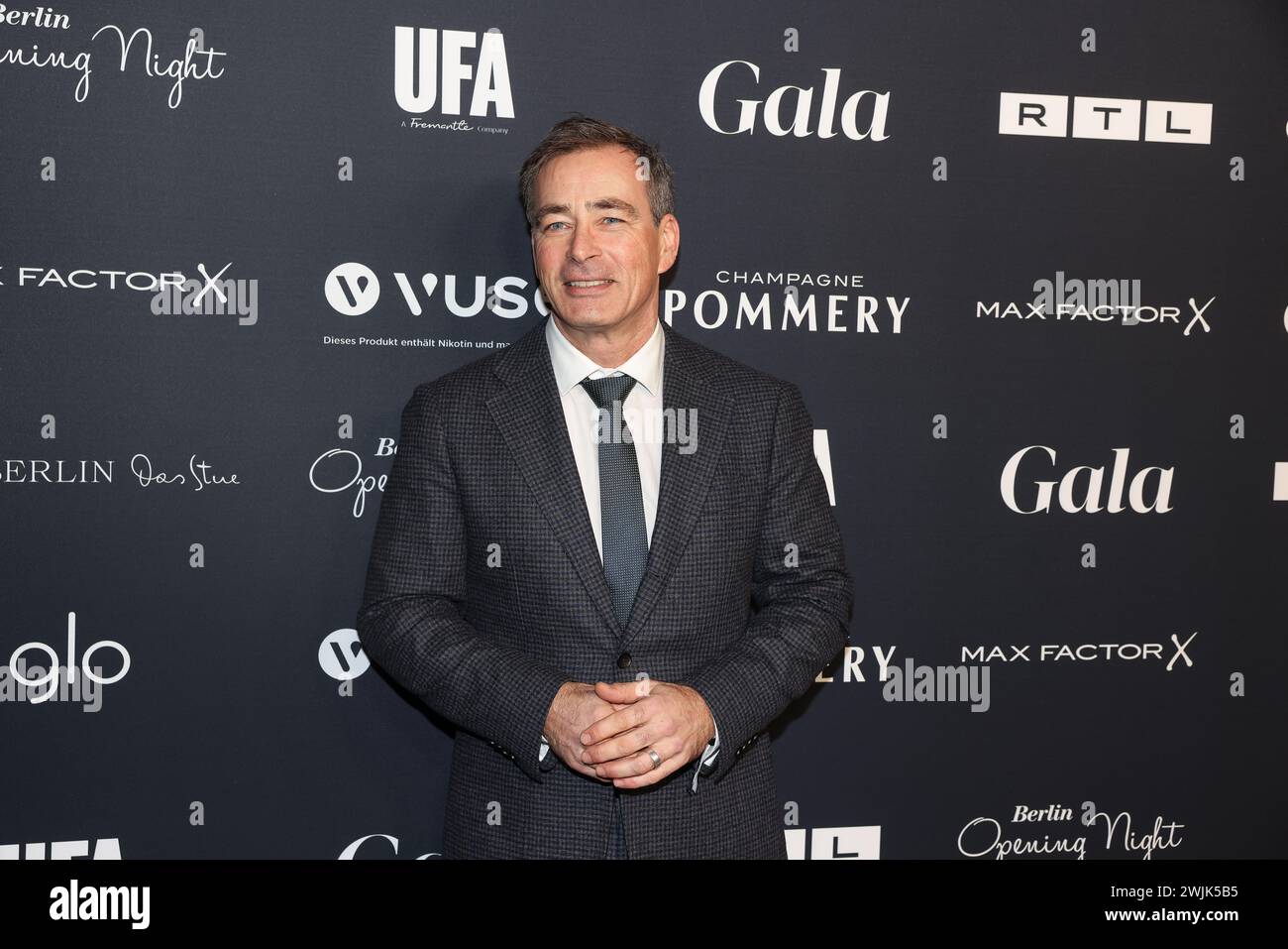 Berlino, Germania. 15 febbraio 2024. Jan Sosniok viene alla "notte di apertura di Berlino 2024" come parte della Berlinale presso l'Hotel SO/Berlin Das Stue. La festa è ospitata da Gala, Ufa e RTL. Credito: Gerald Matzka/dpa/Alamy Live News Foto Stock