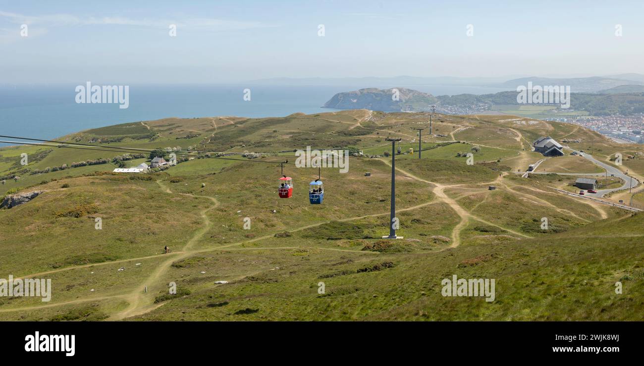 Llandudno North Wales regno unito 02 giugno 2023 la funivia di Llandudno è un'attrazione che si estende per oltre un chilometro, lungo il Great orme e risin Foto Stock