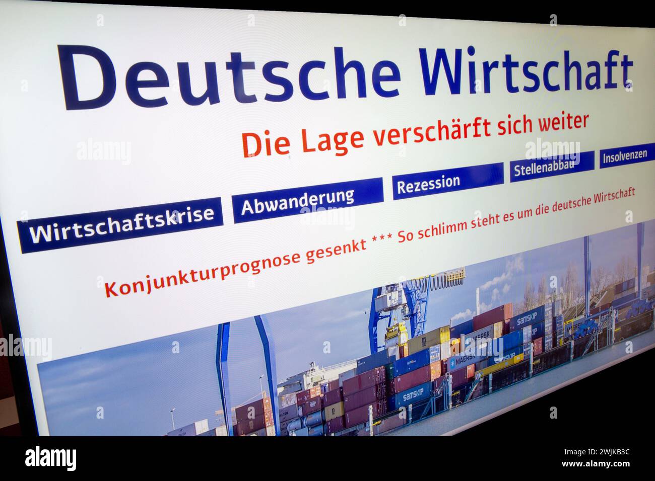 Symbolbild Deutsche Wirtschaft: Imaginärer Ausschnitt einer Internetseite mit Meldungen über die wirtschaftliche Entwicklung in Deutschland *** immagine simbolica dell'economia tedesca sezione immaginaria di un sito web con relazioni sugli sviluppi economici in Germania Copyright: xx Foto Stock