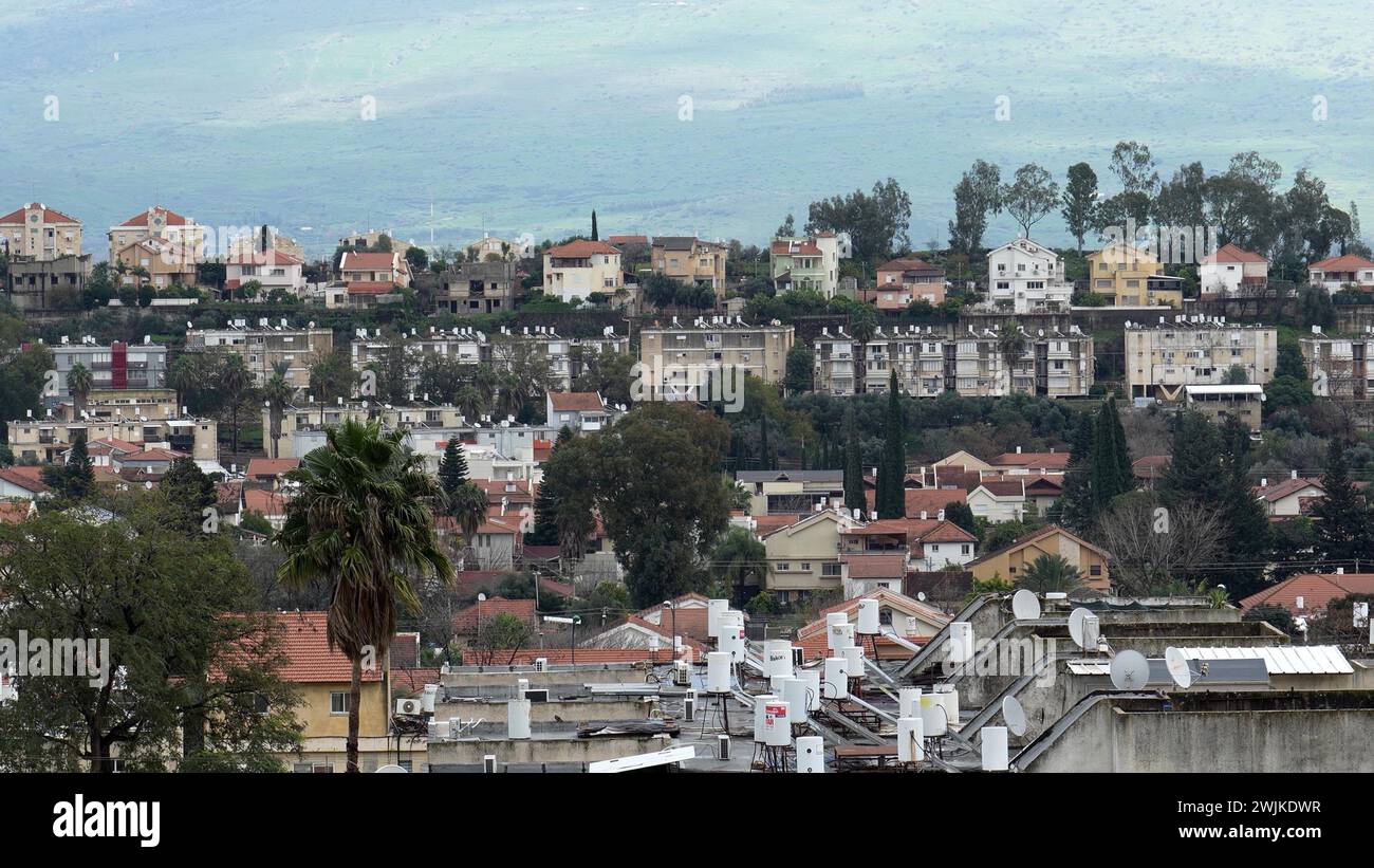 Vista della città di Kiryat Shmona, situata vicino al confine con il Libano, evacuata dai suoi abitanti nel corso della guerra di Gaza e degli scontri con il gruppo militante di Hezbollah il 15 febbraio 2024 a Kiryat Shmona, Israele Foto Stock