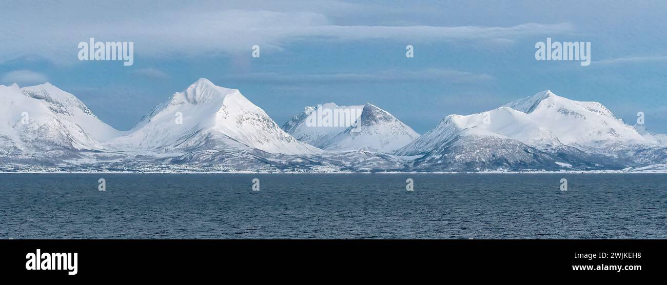 Veduta delle Montagne di Senja, Norvegia Foto Stock