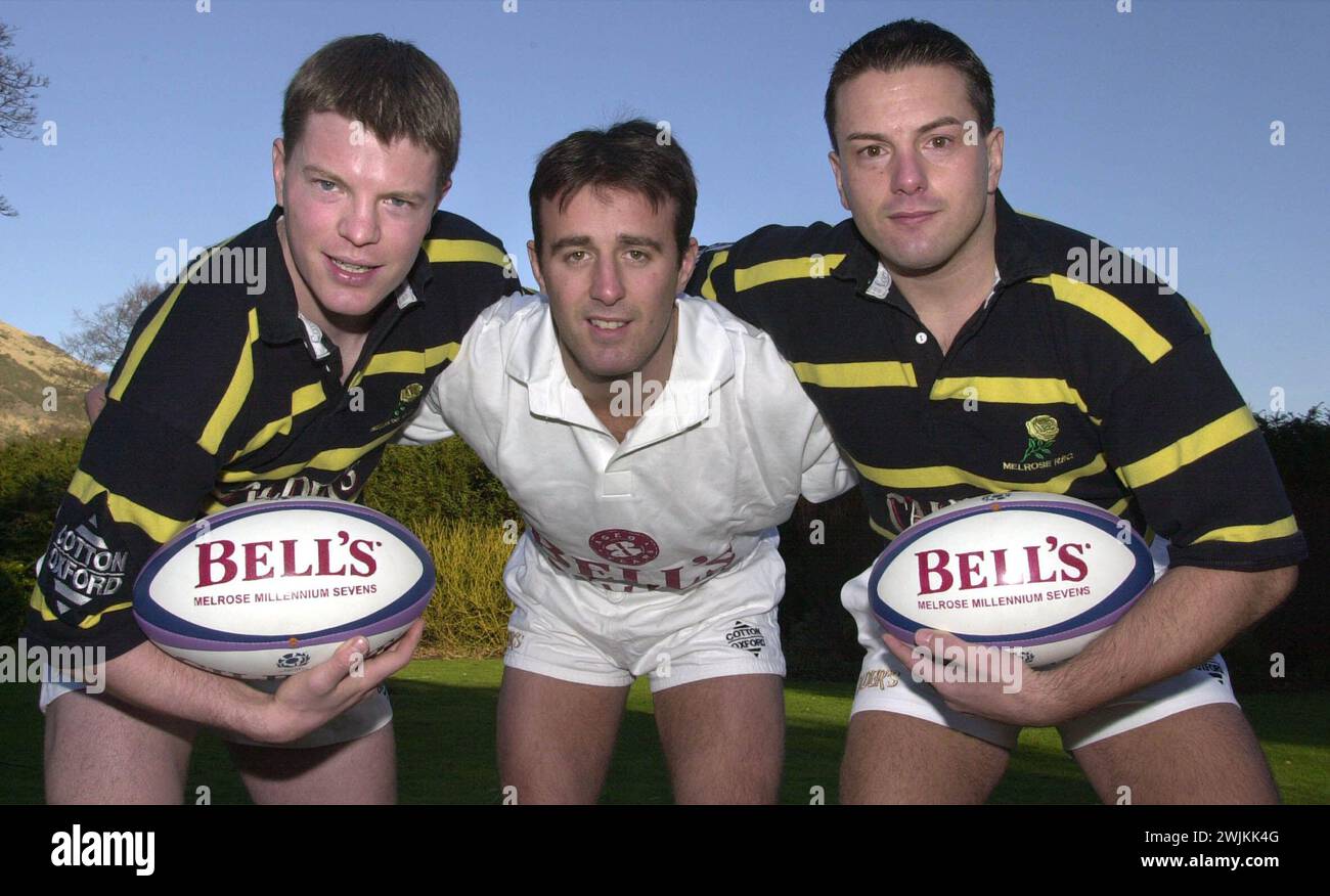 MELROSE MILLENNIUM SEVENS LANCIA OGGI A PRESTONFIELD HOUSE, EDIMBURGO. 25/1/00. Giocatori di Melrose, da sinistra a destra, Paul Rutherford, Scott Nichol e David Graham nella foto al lancio. Foto Stock