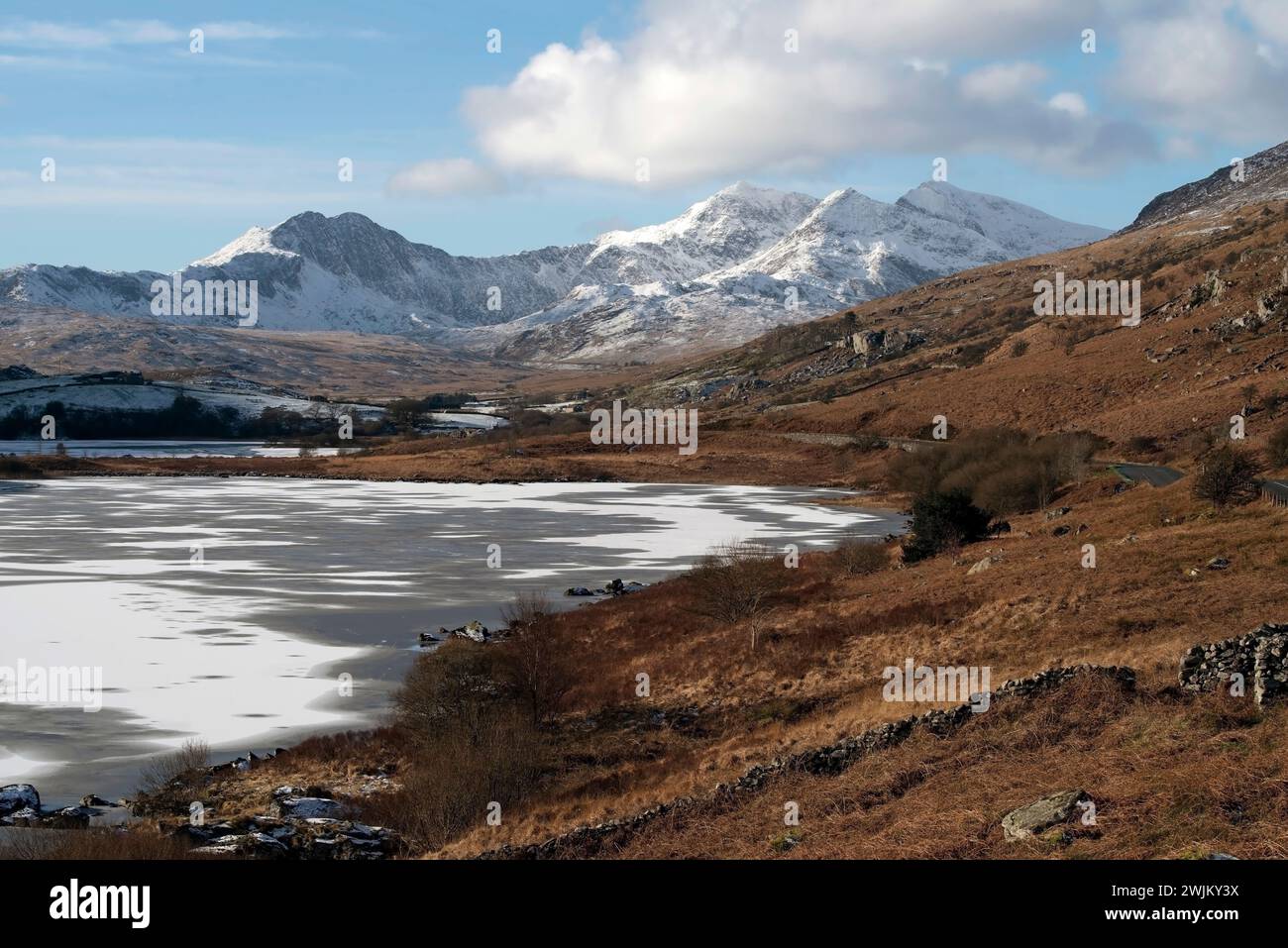 YR Wyddfa, (Snowdon,) Llyn Mymbyr, Capel Curig, Gwynedd, Galles del Nord, Regno Unito. Foto Stock