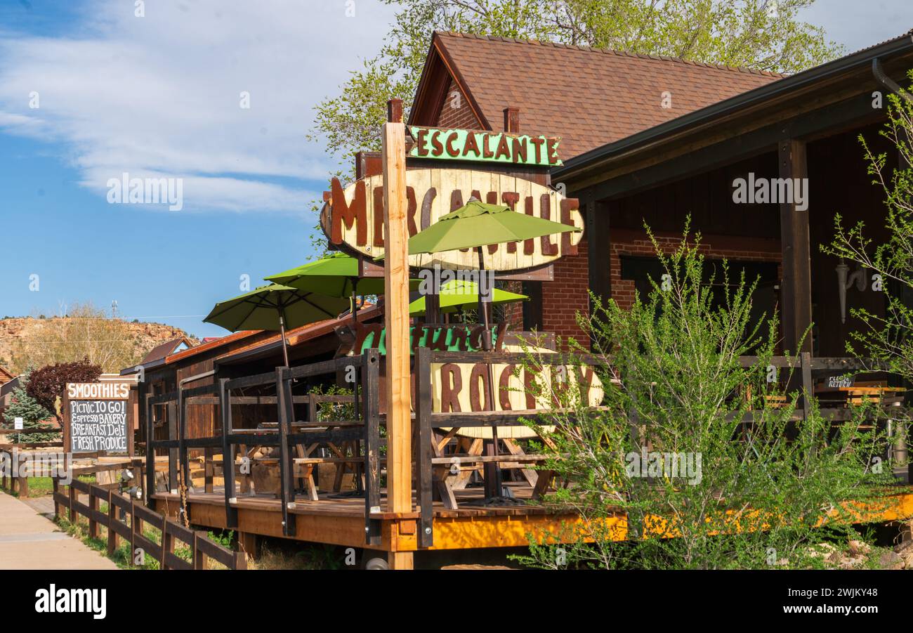 Escalante Mercantile, un piccolo negozio di alimentari e ristorante a Escalante, Utah, porta d'ingresso al Bryce Canyon, al Grand Staircase e a molti altri parchi. Foto Stock