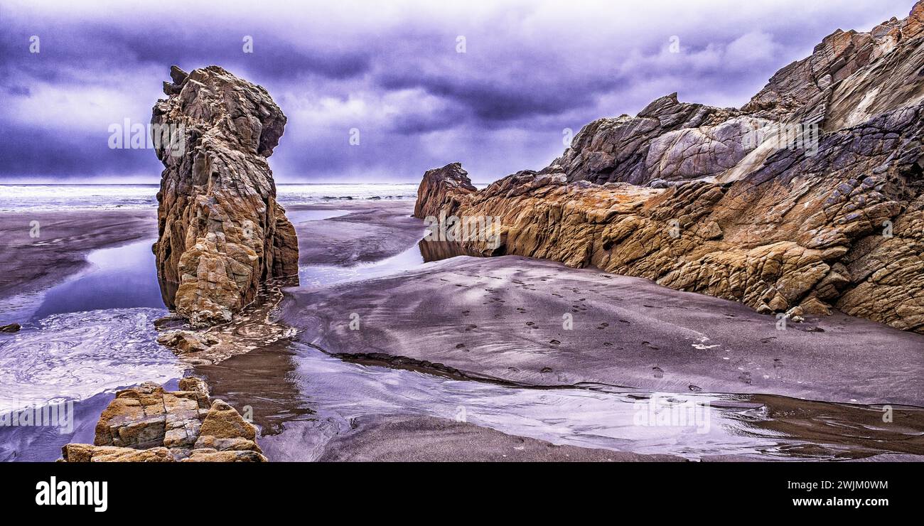 Spiaggia di Los Quebrantos, Mar Cantabrico, San Juan de la Arena, Soto del Barco, Principado de Asturias, Spagna, Europa Foto Stock