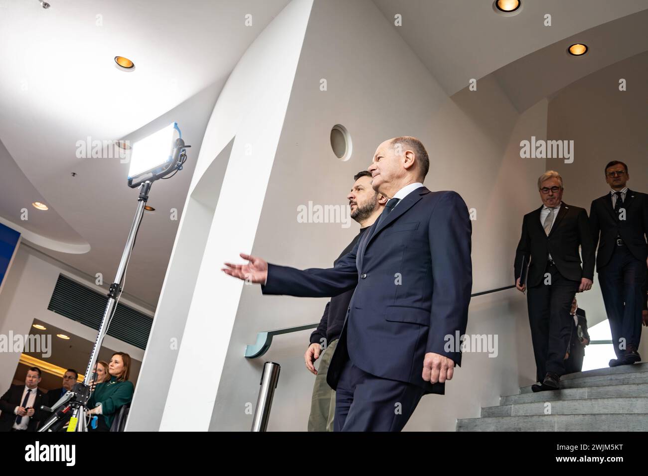 Arbeitsbesuch des Präsidenten der Ukraine a Berlino - il Presidente dell'Ucraina in visita di lavoro a Berlino - Bundeskanzler Olaf Scholz mit seinem Gast Wolodymyr Selenskyj im BundeskanzleramtArbeitsbesuch des Präsidenten der Ukraine a Berlino - il Presidente dell'Ucraina in visita di lavoro a Berlino - Bundeskanzler Olaf Scholz mit seinem Gast Wolodymyr Selenskyj im Bundeskanzleramt, Berlin Berlin Deutschland Bundeskanzleramt *** visita di lavoro del Presidente dell'Ucraina a Berlino il Presidente dell'Ucraina in visita di lavoro al Cancelliere federale di Berlino Olaf Scholz con il suo ospite Volodymyr Selensk Foto Stock