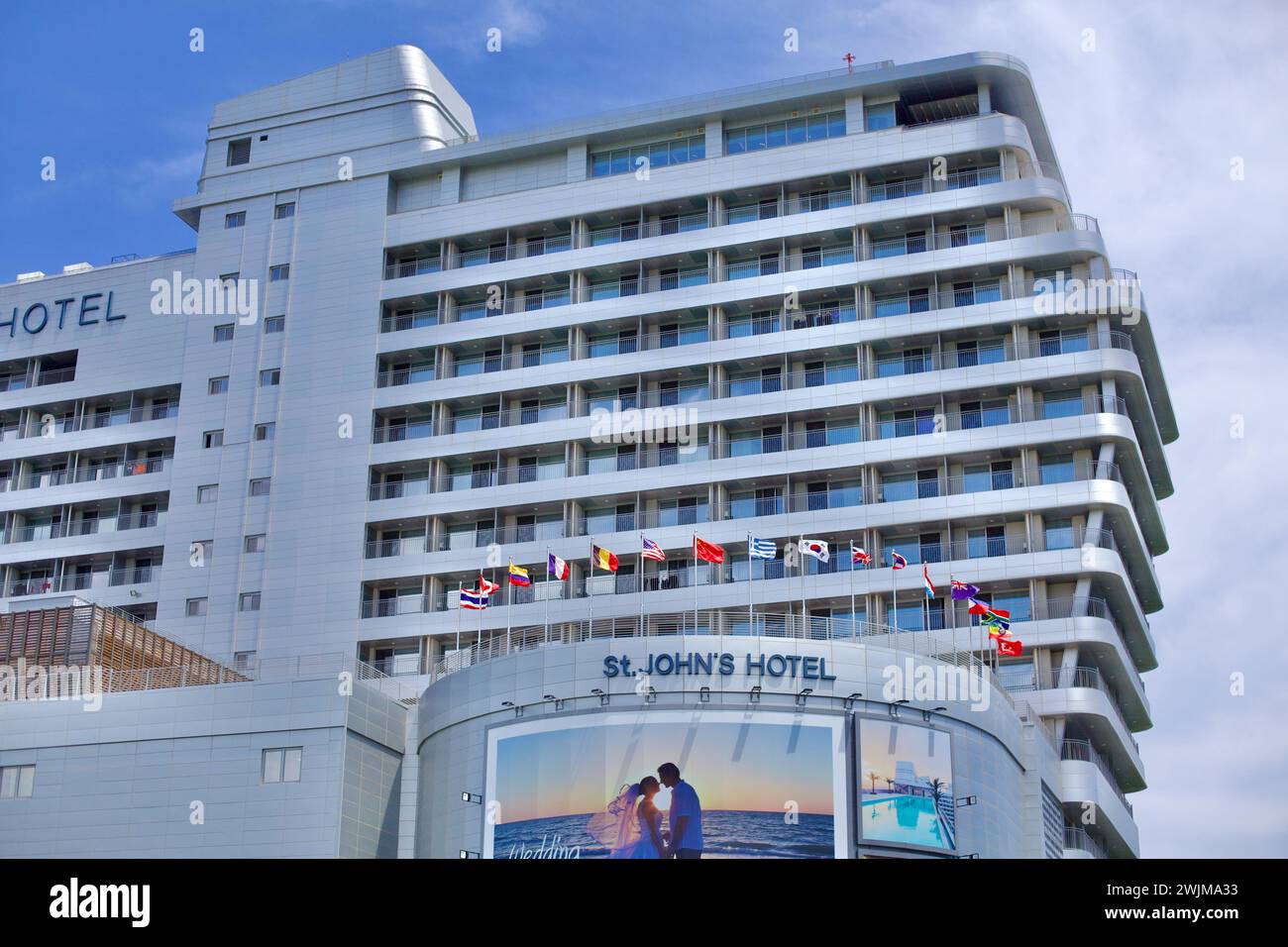 Gangneung City, Corea del Sud - 29 luglio 2019: L'esterno di St. Il John's Hotel, uno dei molti hotel di villeggiatura vicino al lago e alla spiaggia di Gyeongpodae, offre un'ottima posizione Foto Stock