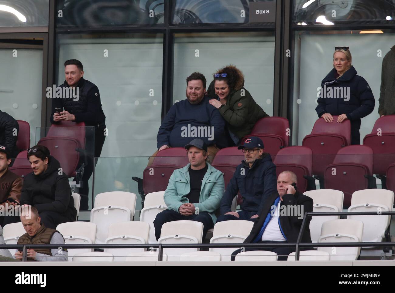 Posti vuoti dove il presentatore televisivo James Corden era seduto nello stadio, ma ha lasciato la partita dopo soli 60 minuti dopo che il West Ham United è rimasto indietro di 5-0. - West Ham United contro Arsenal, Premier League, London Stadium, Londra, Regno Unito - 11 febbraio 2024. Solo per uso editoriale - si applicano restrizioni DataCo. Foto Stock