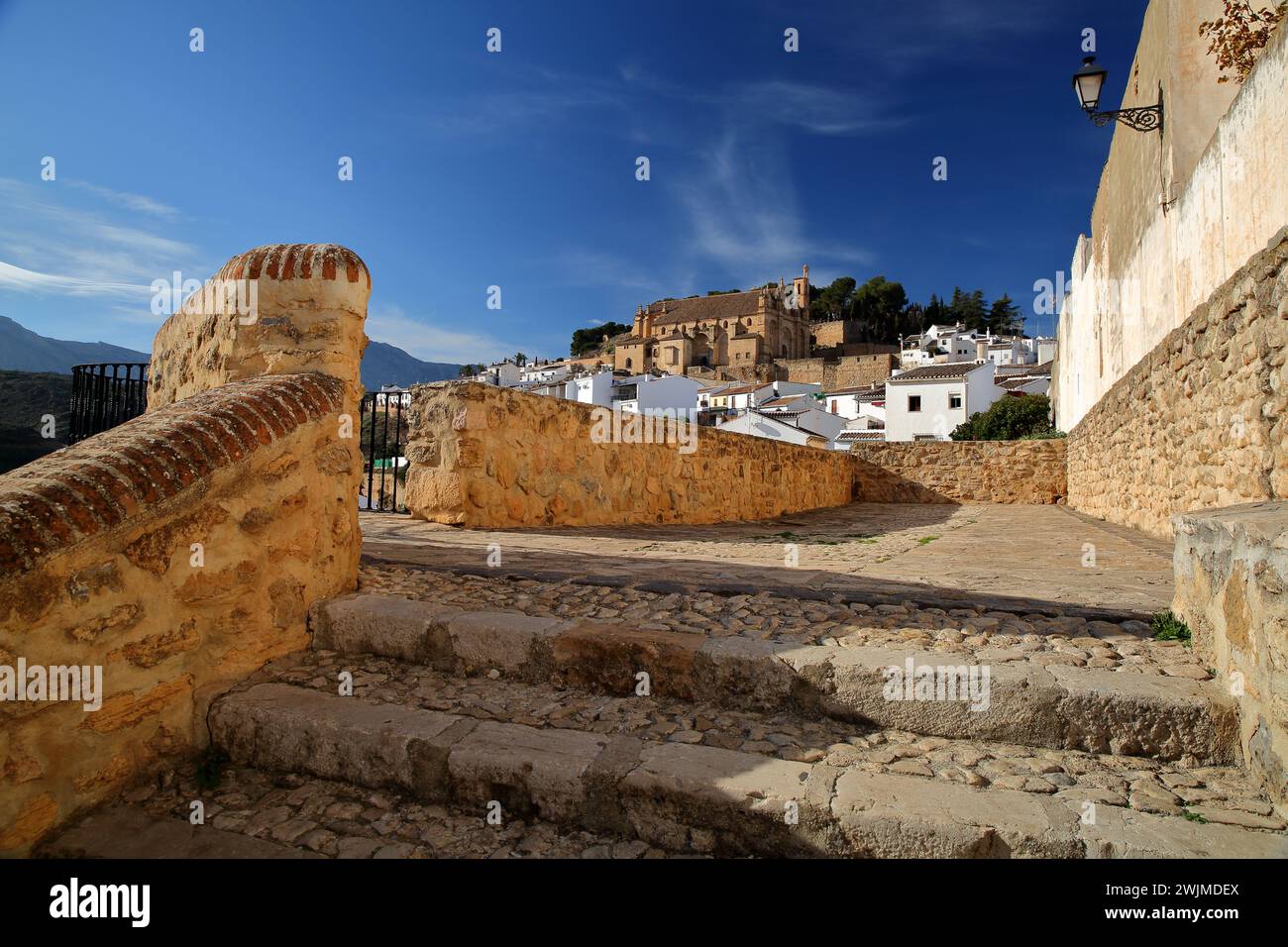 Callejon de la piscina, situato dietro la chiesa di Carmen ad Antequera, provincia di Malaga, Andalusia, Spagna Foto Stock
