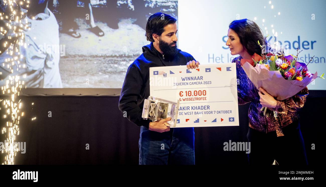 HILVERSUM - il fotografo Sakir Khader è stato dichiarato vincitore della camera d'Argento al Theater Gooiland. Il premio è per la migliore foto giornalistica dell'ultimo anno. ANP ROBIN UTRECHT netherlands Out - belgio Out Foto Stock