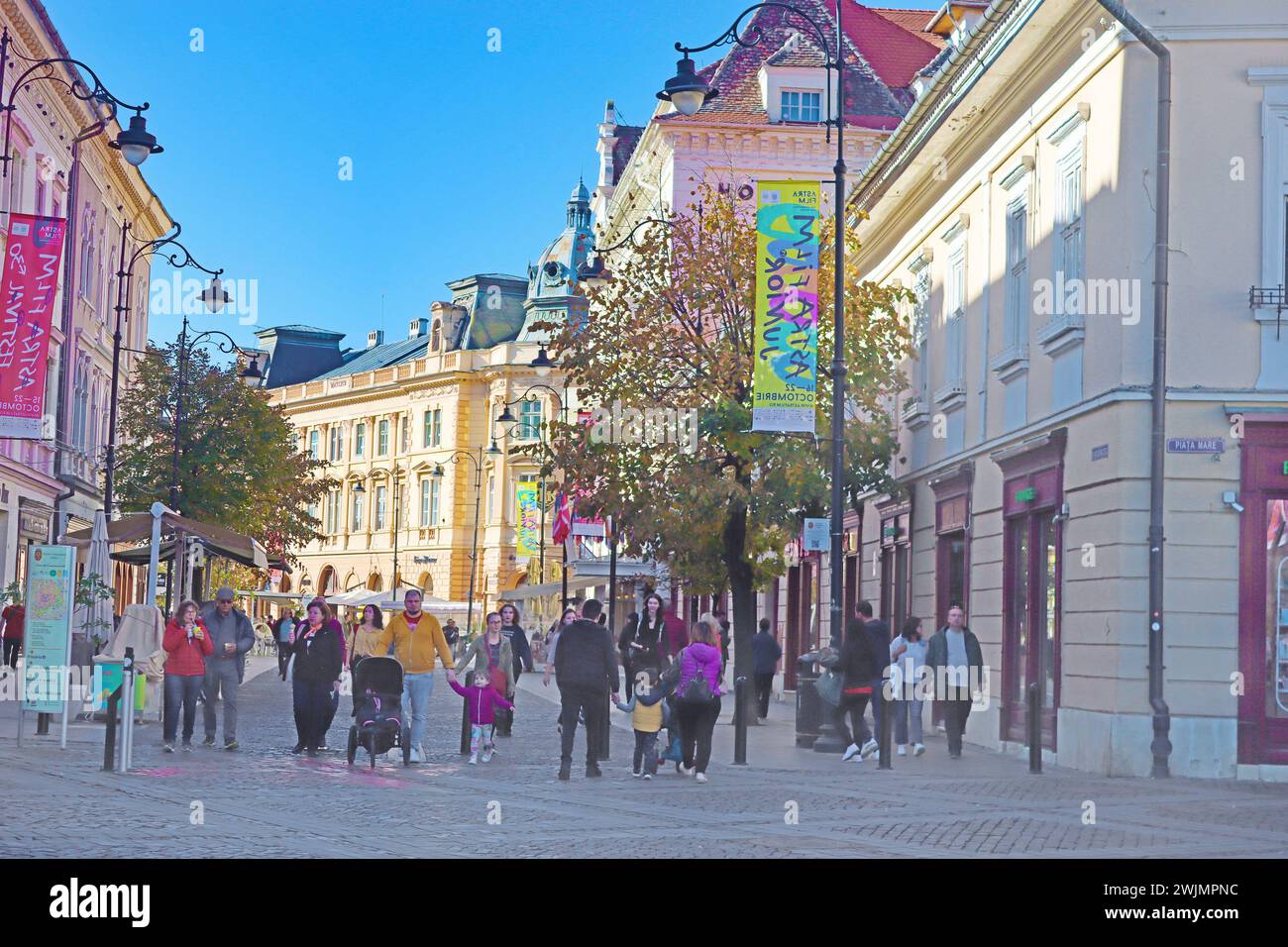 Sibiu, Romania - 14 ottobre 2023: Via Nicolae Balcescu (strada Nicolae Balcescu) Foto Stock