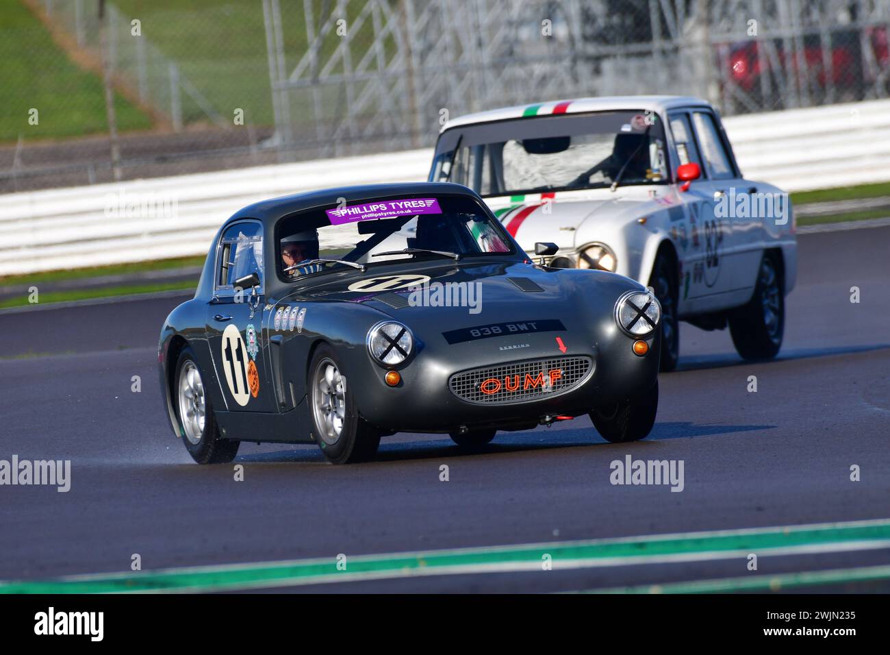 Ding Boston, Austin Healey Sebring Sprite, un evento con due griglie distinte, HRDC Dunlop Allstars per le vetture sportive, GT e Touring pre-1966. La A Foto Stock