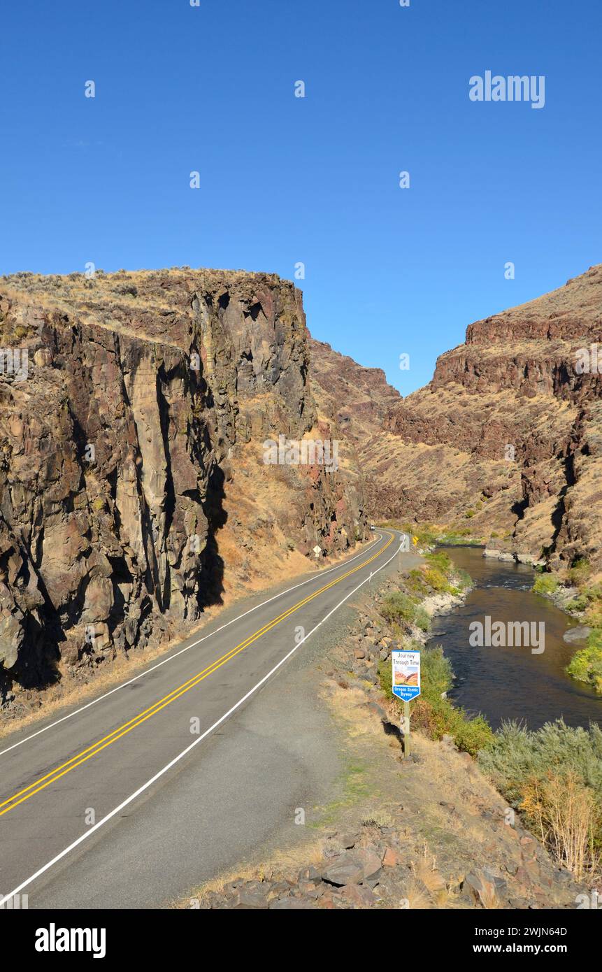 U.S. Hwy. 95 a Picture Gorge, John Day Fossil Beds N.M., Oregon. Foto Stock