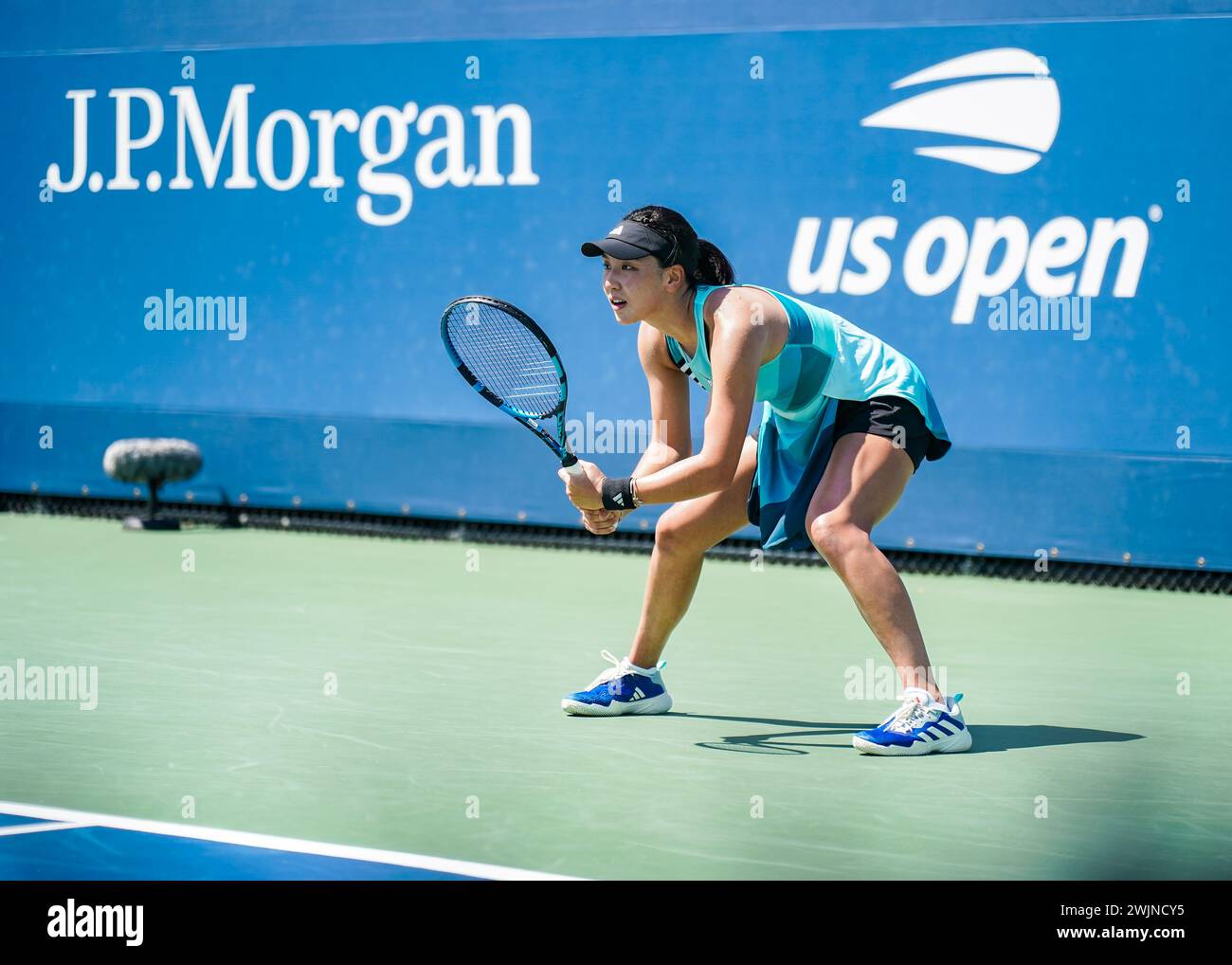 New York, NY USA 8/30/2023 Wang Xinyu gareggia ai campionati di tennis US Open Foto Stock