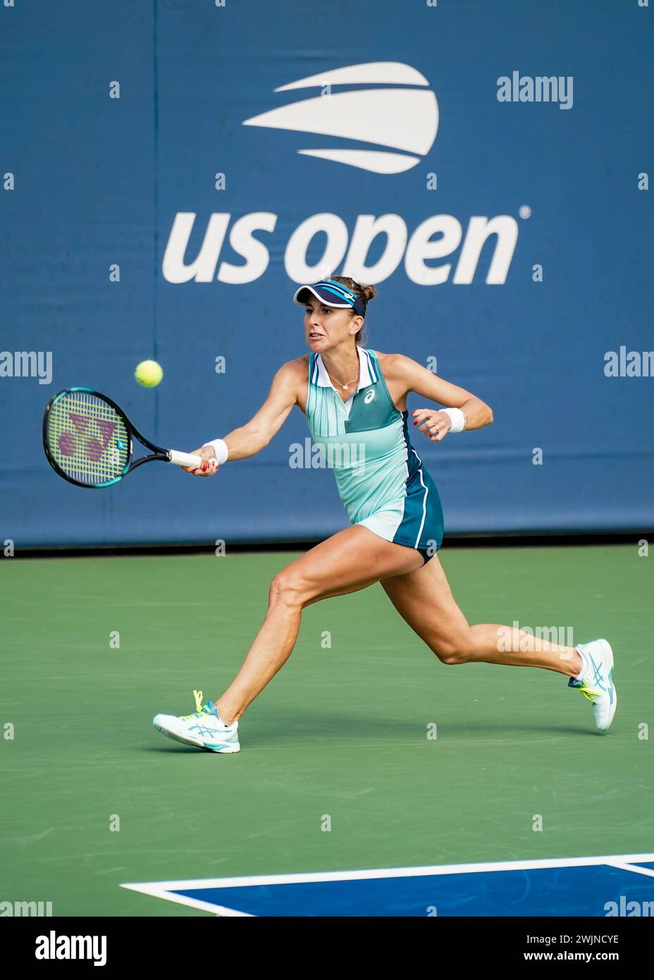 New York, NY USA 8/30/2023 Belinda Bencic partecipa ai campionati di tennis US Open Foto Stock