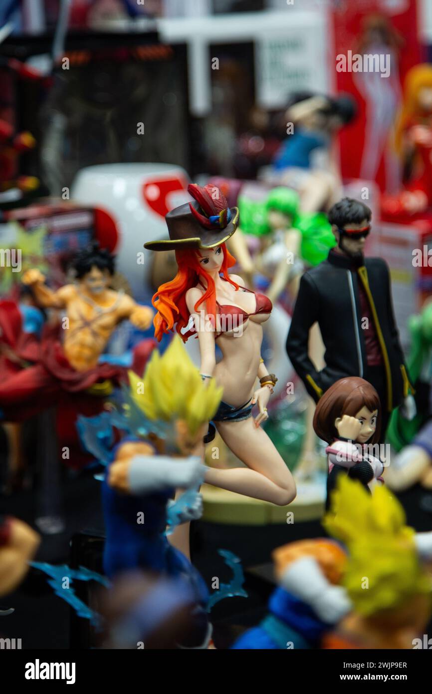 Londra, Regno Unito. 16 febbraio 2024. One Piece - Nami figurine crediti: Amy Smirk/Alamy Live News Foto Stock