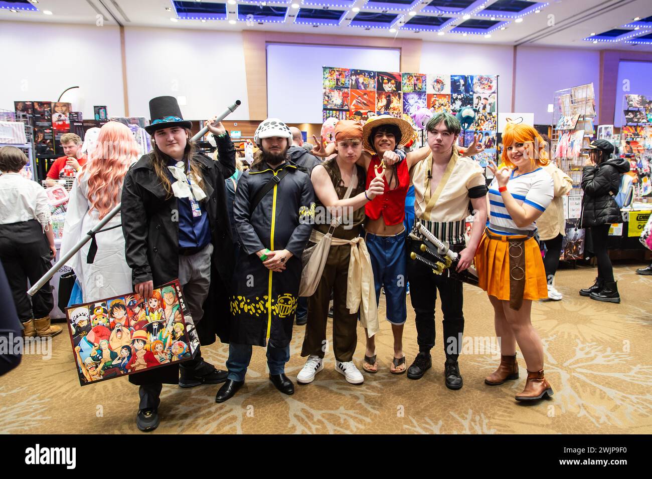 Londra, Regno Unito. 16 febbraio 2024. Cosplay monopezzo, da sinistra a destra, Sabo, Trafalgar Law, Usopp, Monkey D. Luffy, Zoro, Nami Credit: Amy Smirk/Alamy Live News Foto Stock