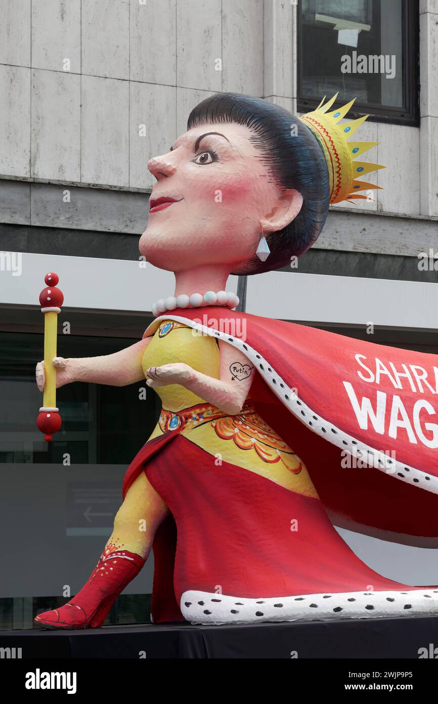 Sahra Wagenknecht, fondatrice del partito, Thomas Geisel, figure in cartapesta, float satirico a tema di Jacques Tilly, Rose Monday Foto Stock