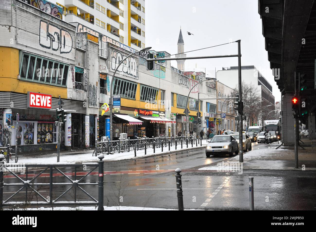 Berlino, Germania.01-15-2024.strade di Berlino in inverno con la neve Foto Stock