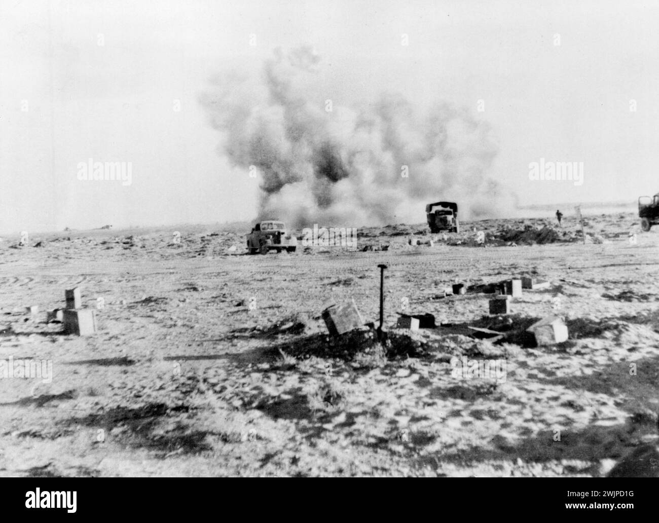 Posizioni della 9a Divisione Australiana sotto il fuoco dei proiettili nemici nel tardo pomeriggio del 1° novembre 1942. 1° novembre 1942. Foto Stock