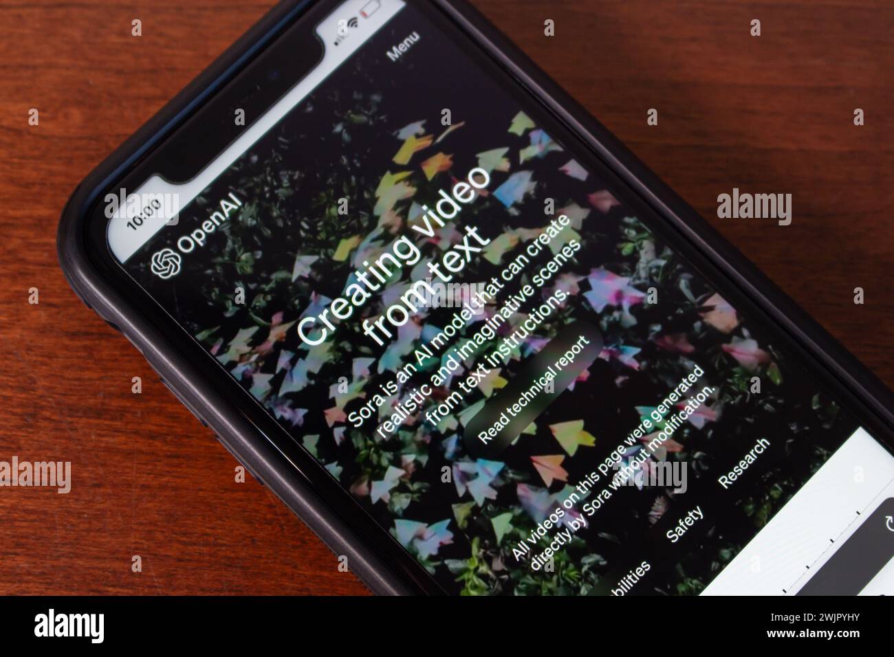 Vancouver, CANADA - 16 febbraio 2024 : il sito OpenAI Sora è stato visto su iPhone. Sora è un modello di intelligenza artificiale testo-video che genera video da prompt scritti Foto Stock